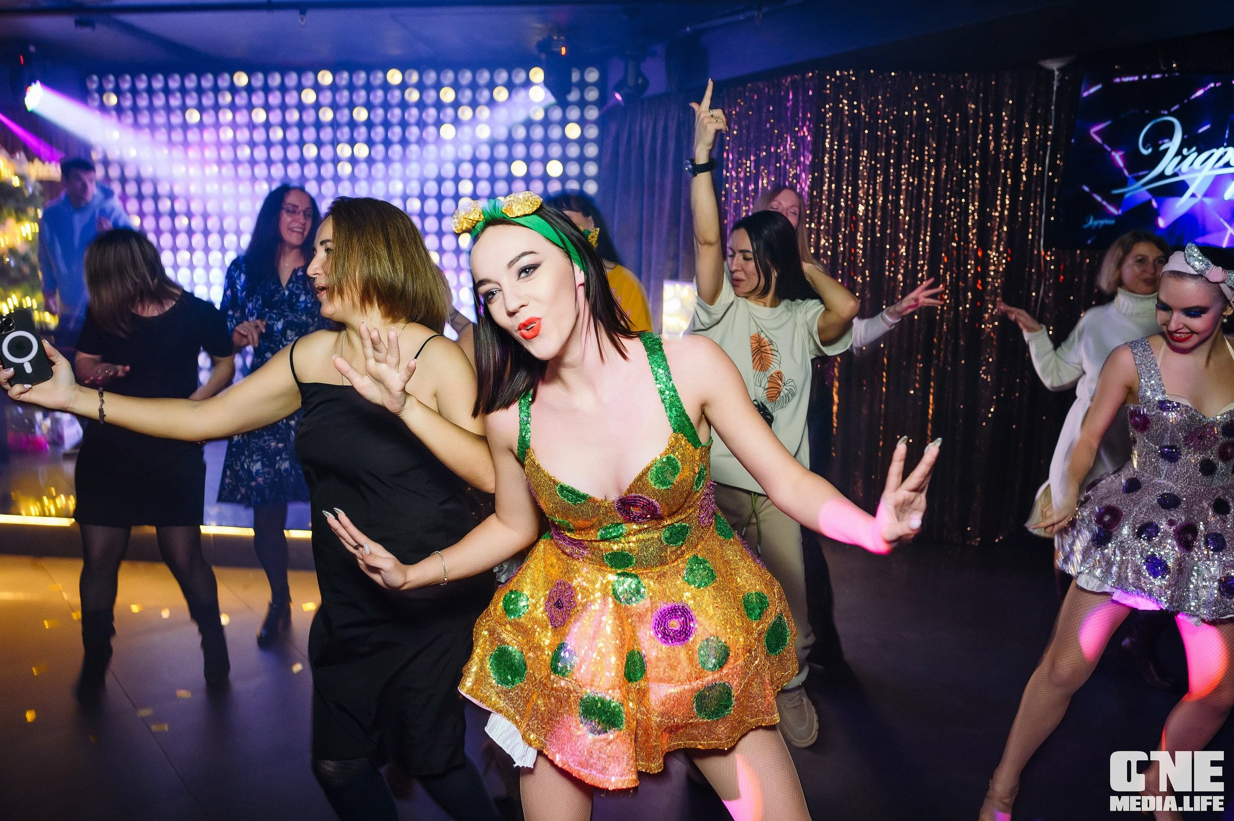 Фоторепортаж из караоке-клуба Эйфория. One Media Life: фоторепортажи, фотоотчеты с мероприятий и заведений