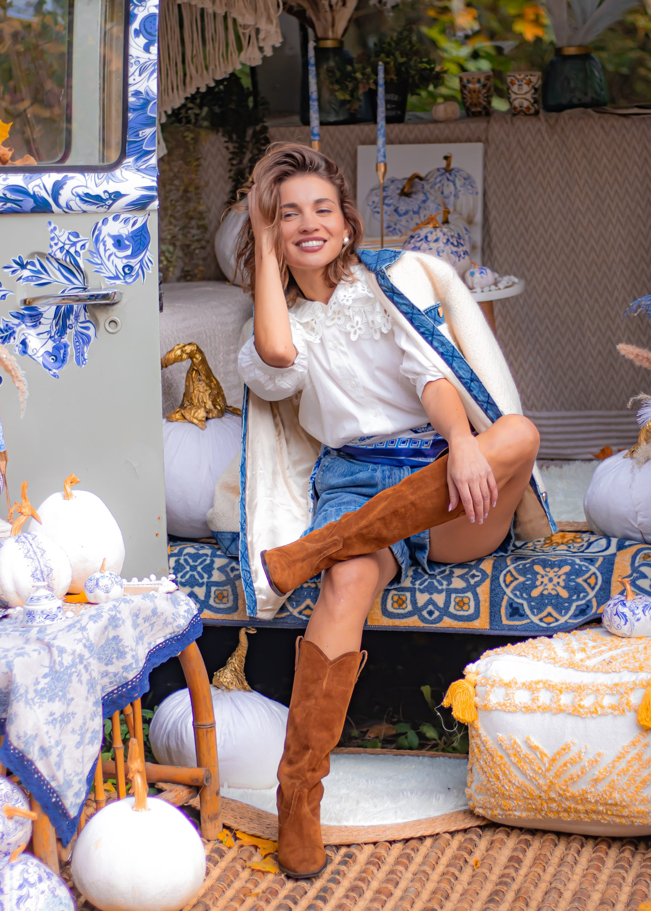 Семейная фотосессия осенью, детская фотосессия, осенняя фотосессия с детьми, фотосессия у ретро-фургона, семейный фотограф Москва, фотосесси