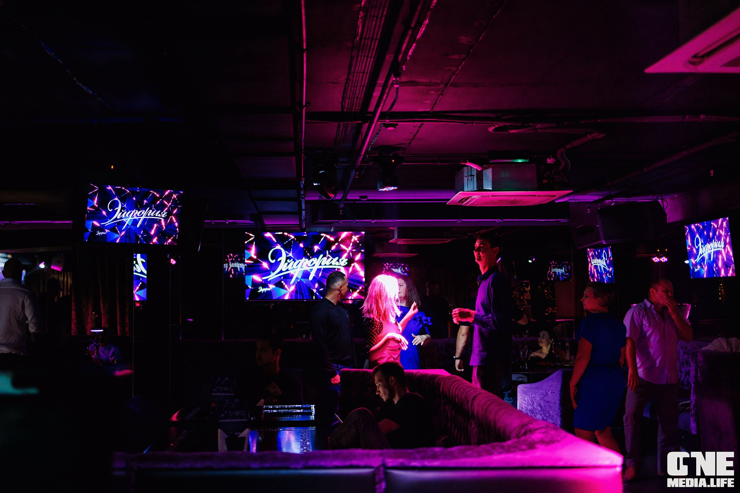 Фоторепортаж из караоке-клуба Эйфория. One Media Life: фоторепортажи, фотоотчеты с мероприятий и заведений