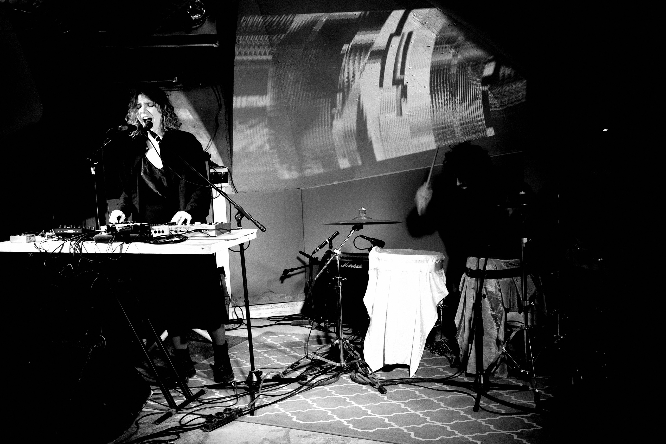 Видишь, я всё ещё здесь 🎛️. Миша Печёнкин | фотография