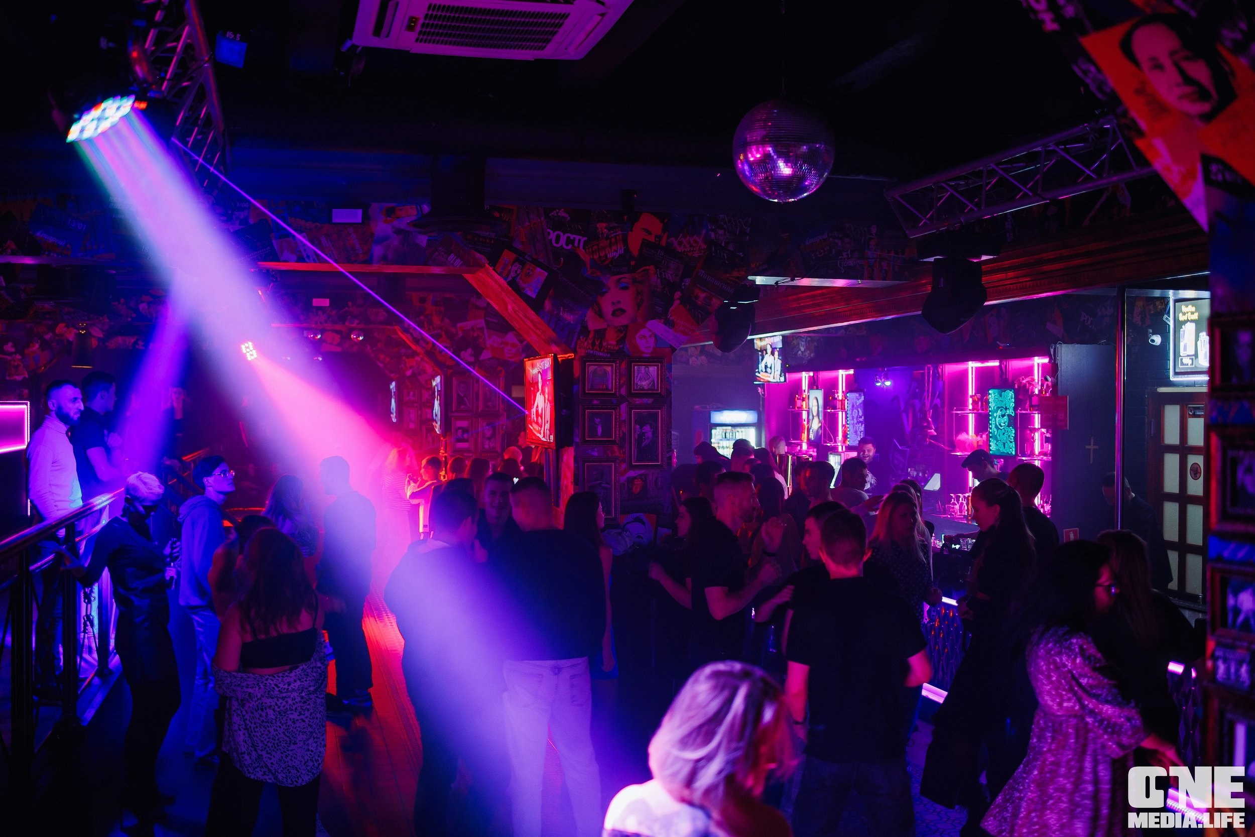Фоторепортаж из бара XxxX. One Media Life: фоторепортажи, фотоотчеты с мероприятий и заведений