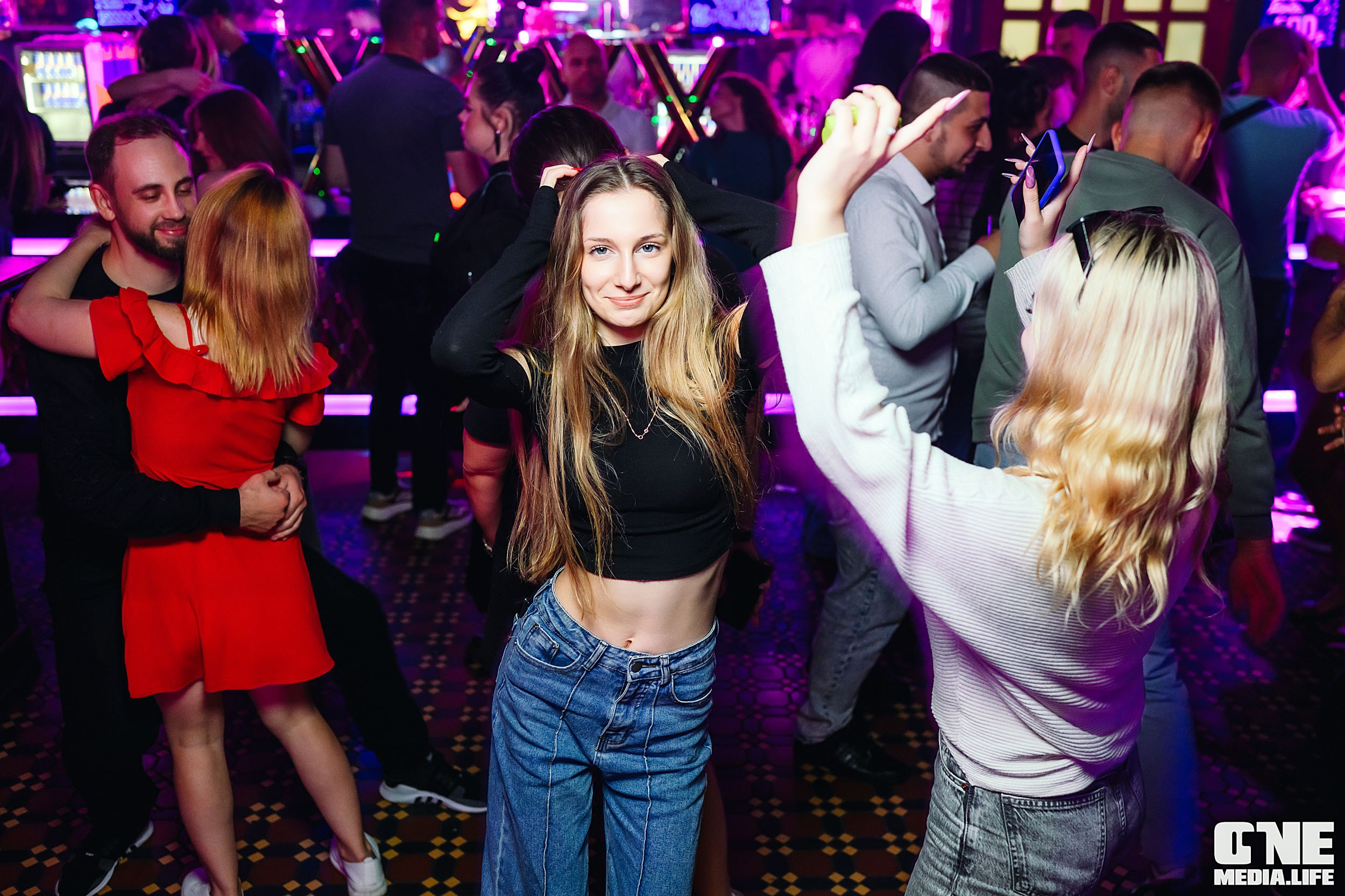 Фоторепортаж из бара XxxX. One Media Life: фоторепортажи, фотоотчеты с мероприятий и заведений