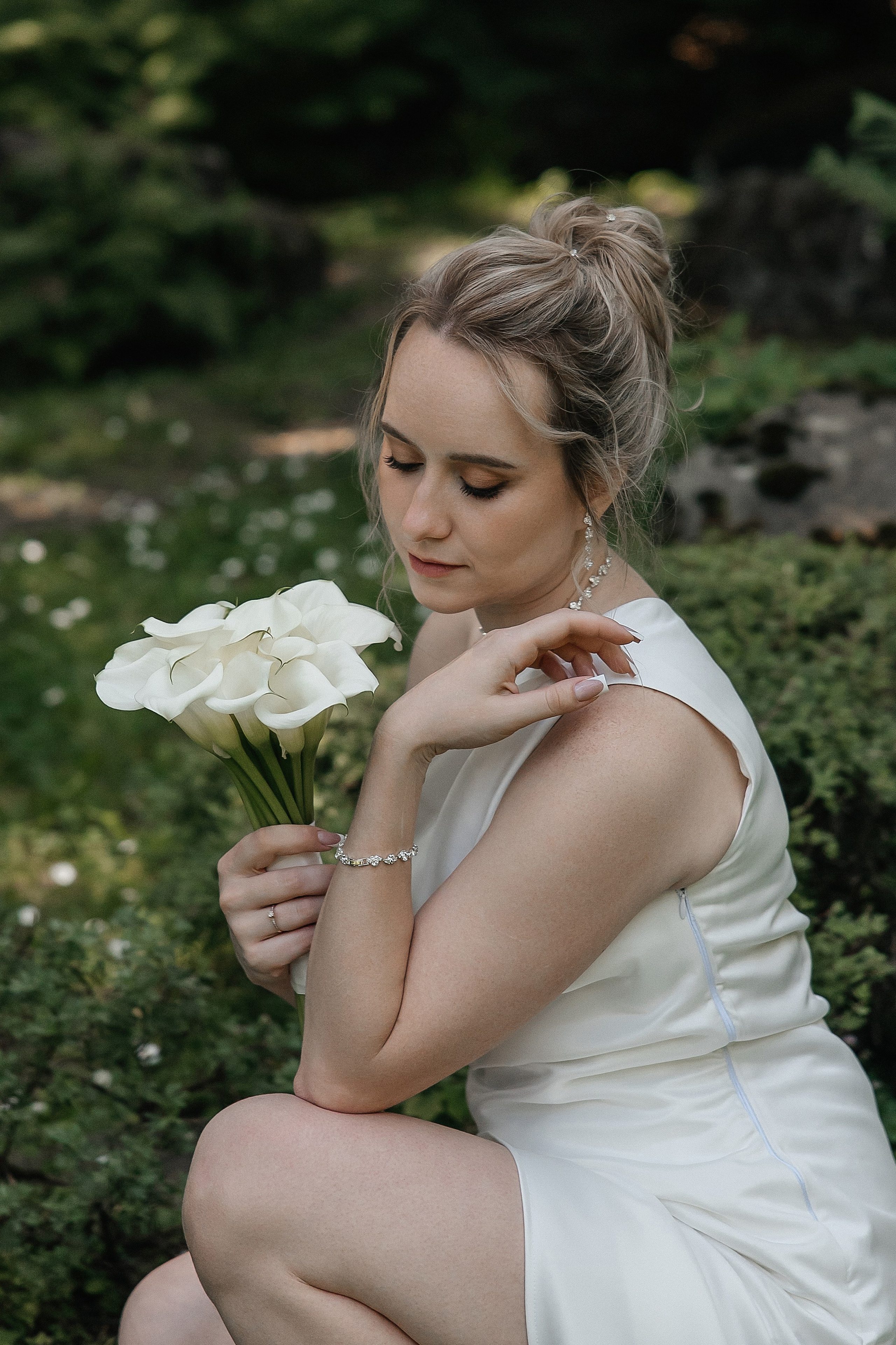 Свадебная фотосессия в Ботаническом саду имени Цицина. Свадебный фотограф в Москве Дарья Олендарёва