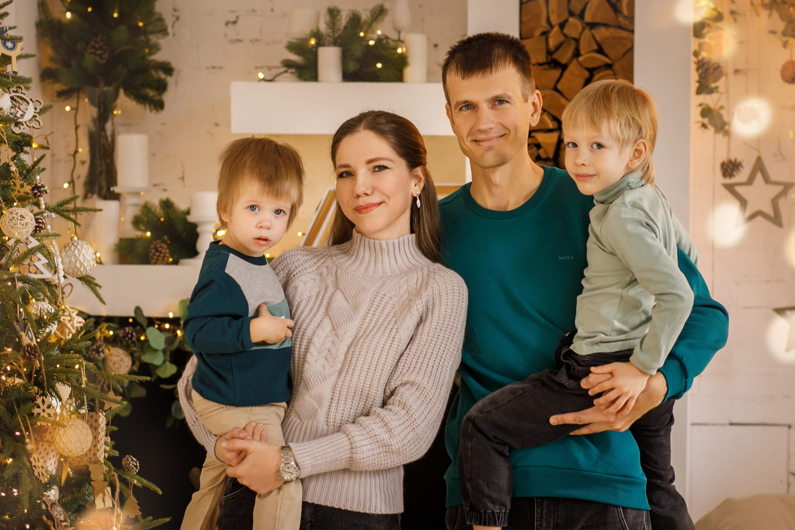 Семейная новогодняя фотосъемка. Семейный и детский фотограф в Ростове-на-Дону