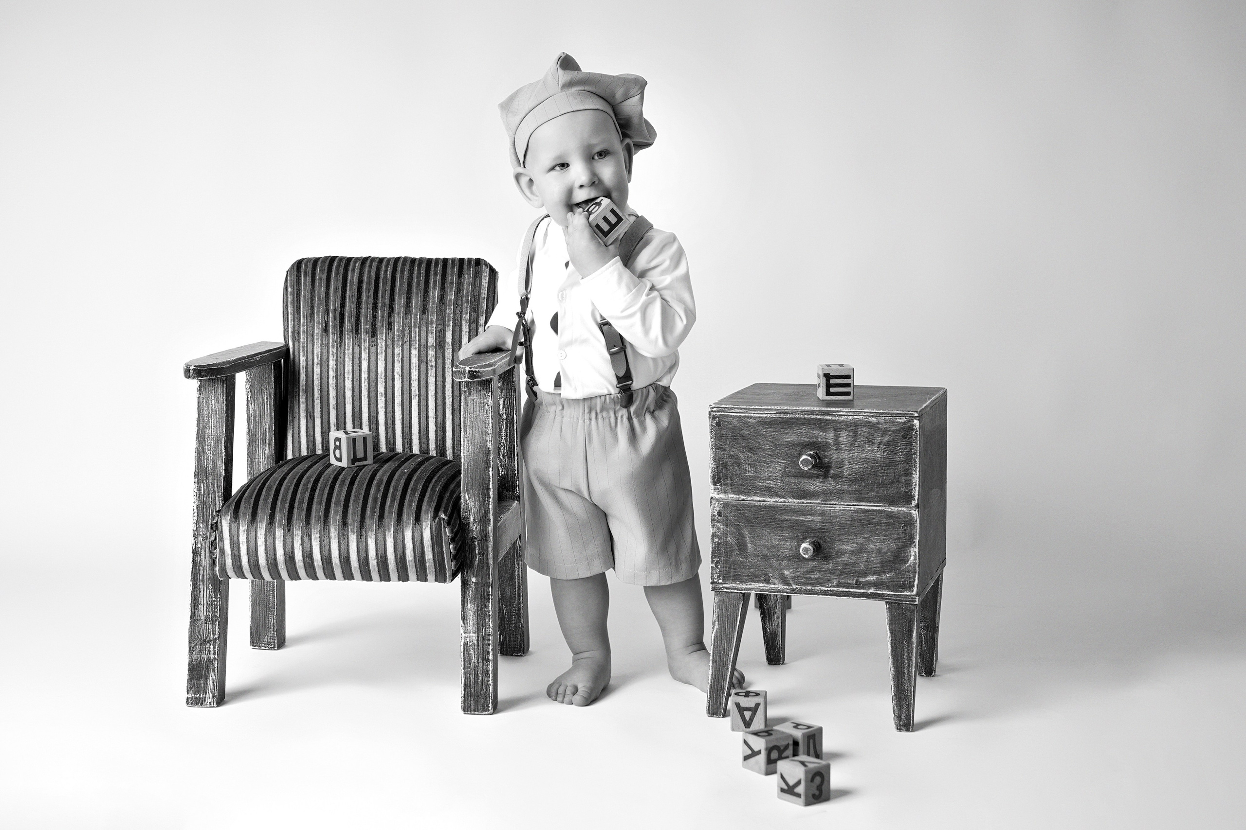 ГОДИК В РЕТРО СТИЛЕ. Фотограф новорожденных беременных в Тюмени Ткачук Татьяна