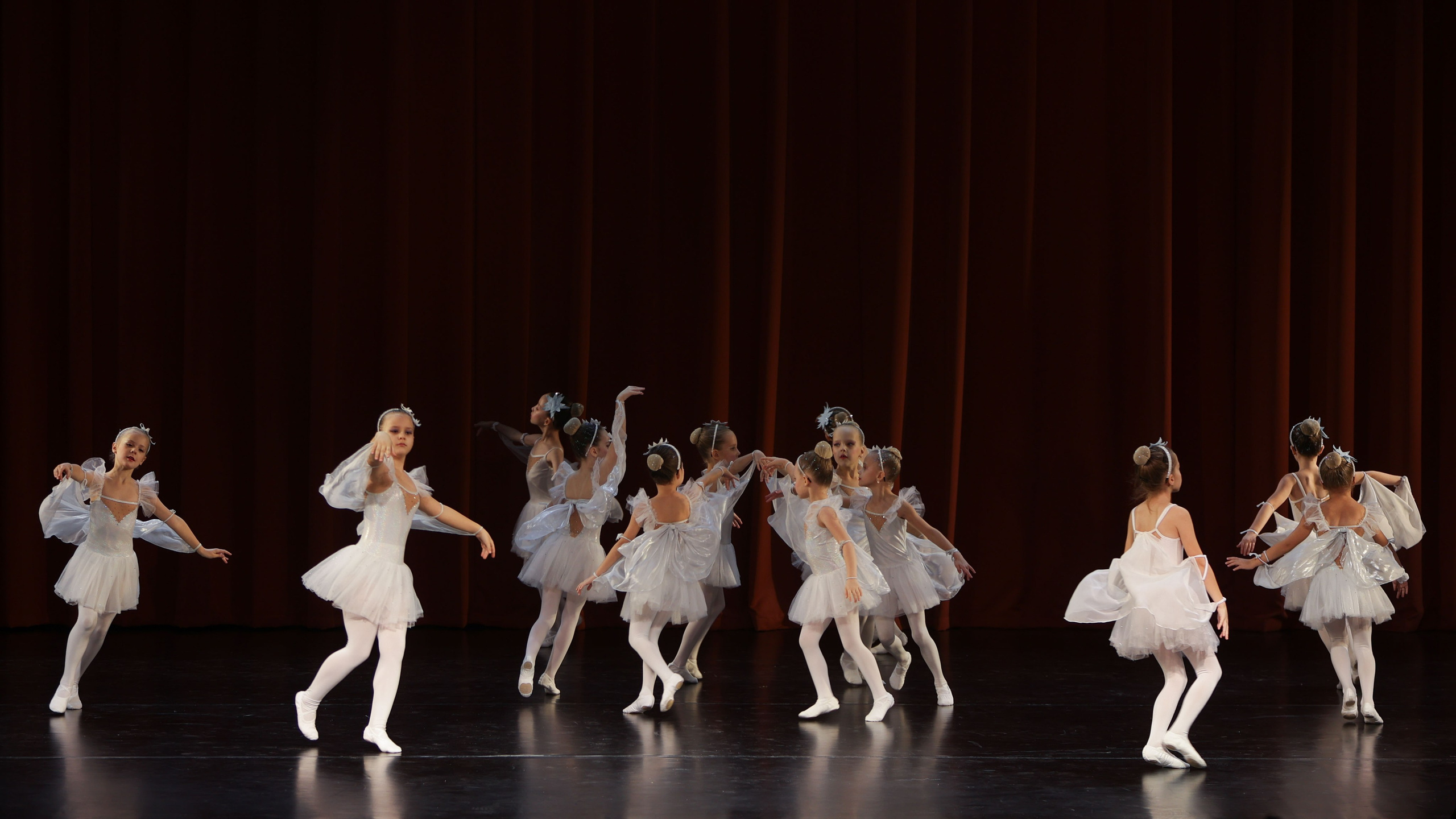 Фестиваль хореографического искусства «КУБОК ЛЕГЕНДЫ — 2025». Выпускные альбомы и школьный фотограф в Подольске, Троицке, Щербинке, Москве и Московской области