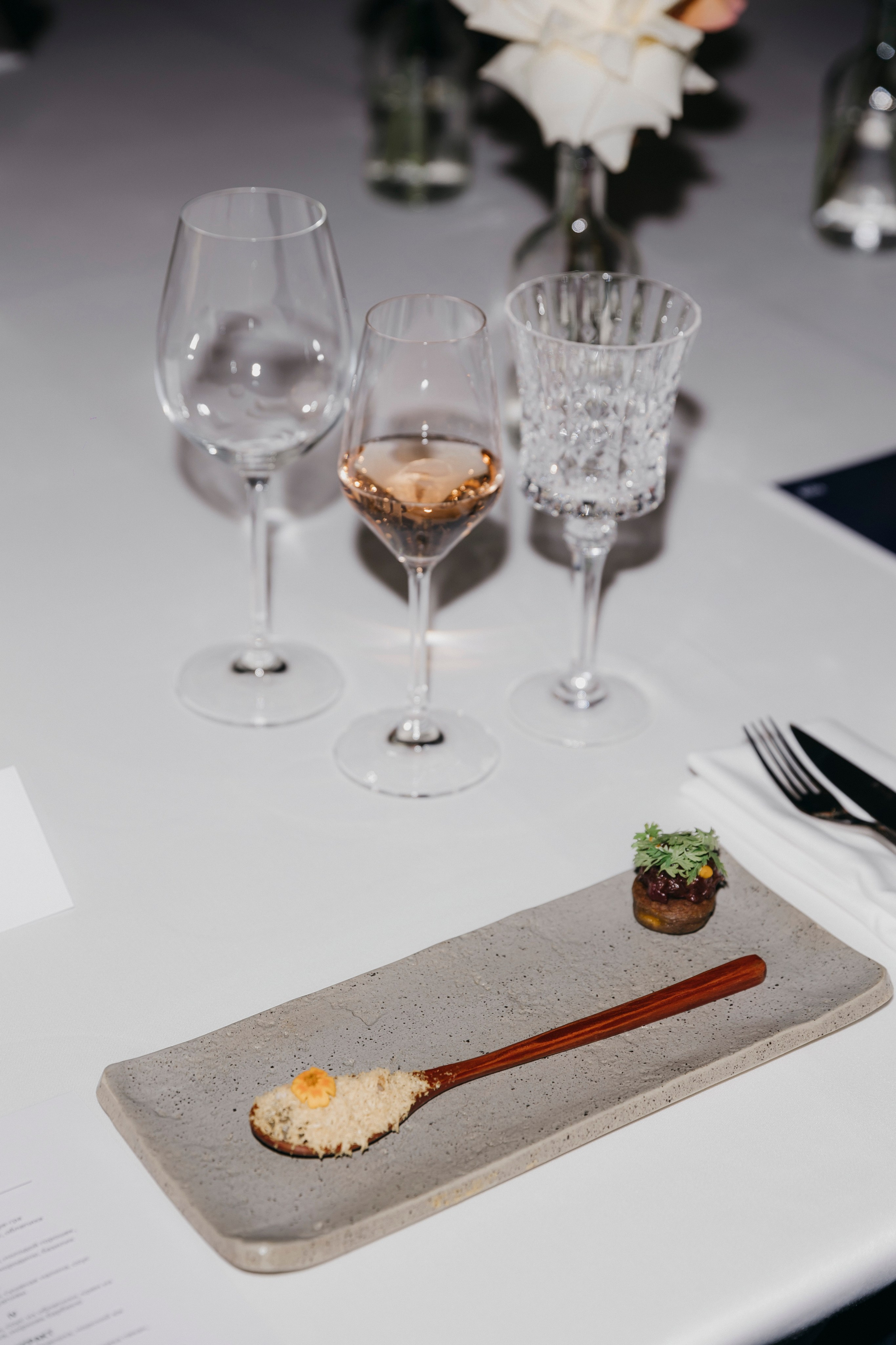 Ужин Коллекционеров, Белуга, Москва. «Птичка на проводе»: информационный портал в Москве