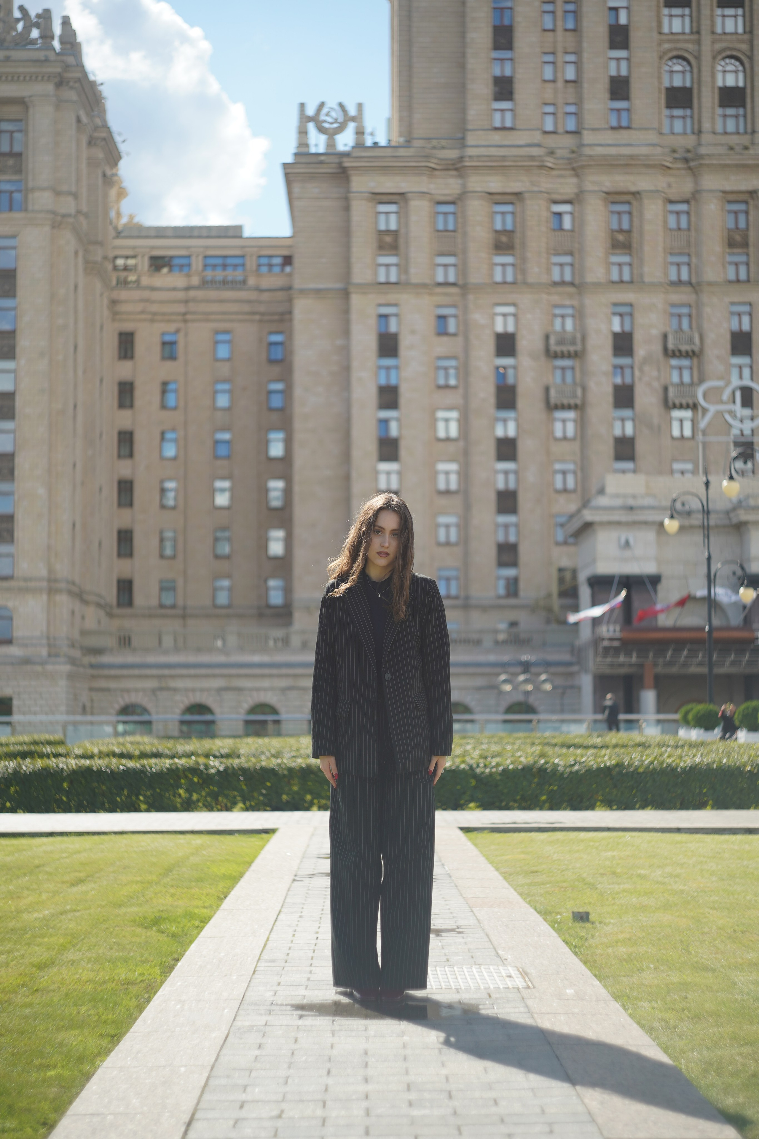 Ретро фотосессия на фоне сталинских высоток