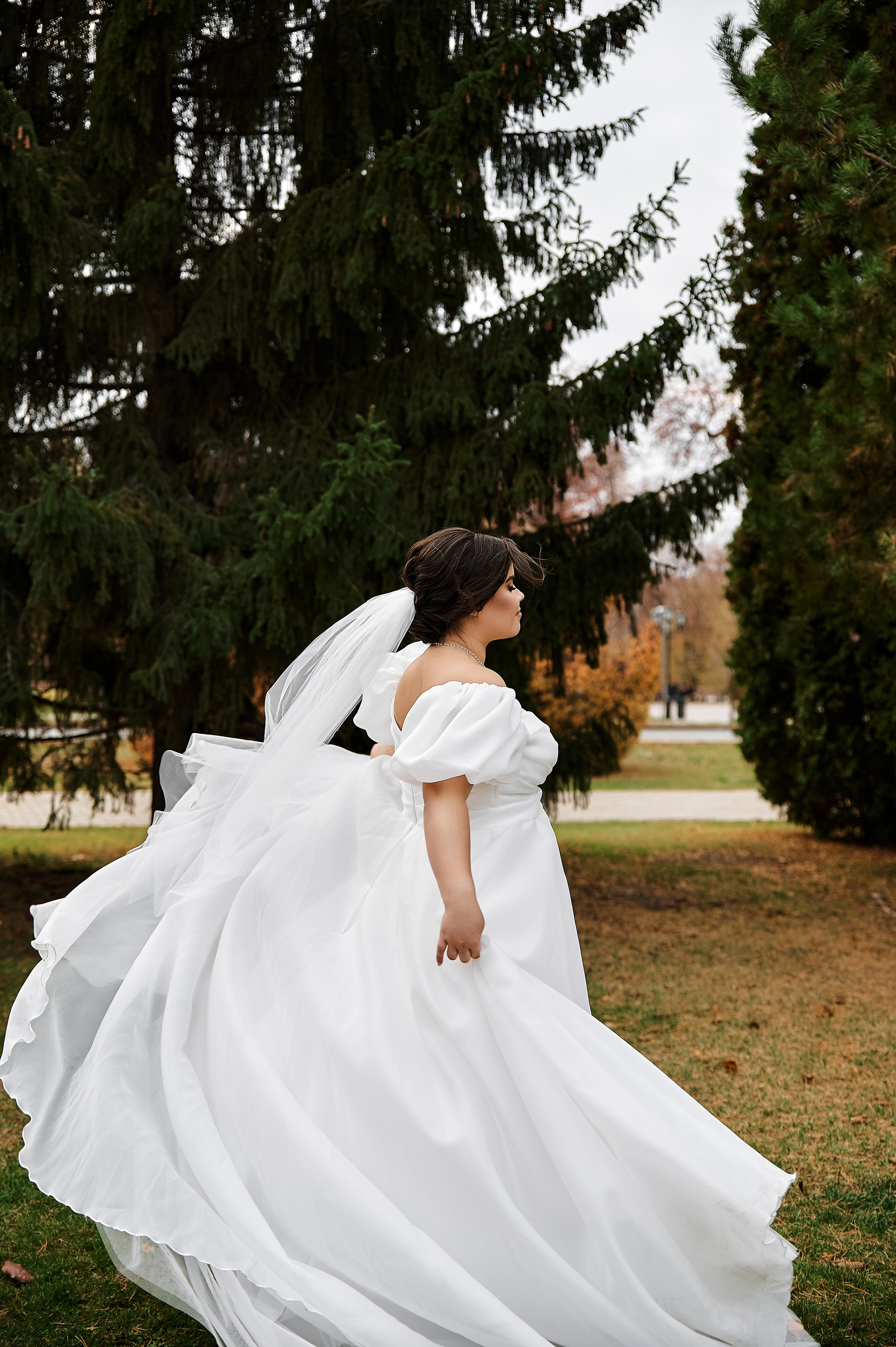 Свадебное платье — нюансы. Свадебный и портретный фотограф в Тюмени Женя Черемнова