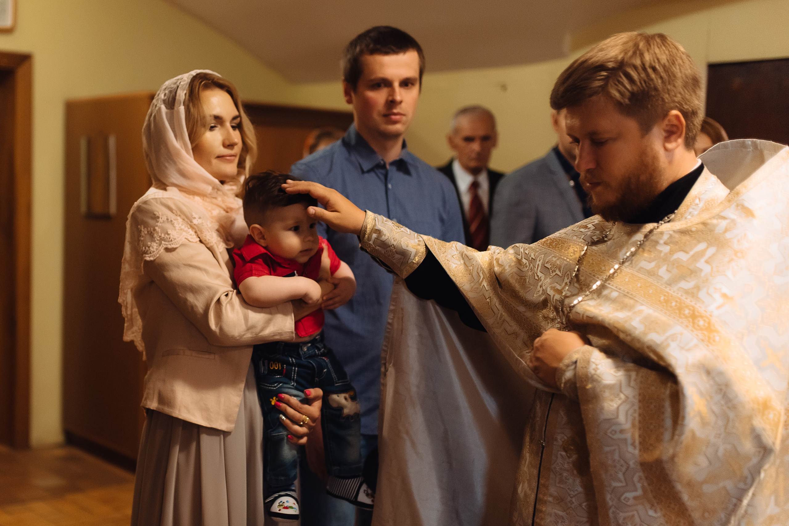 Фотосъёмка крещения в Санкт-Петербурге — Маргарита Иванова, фотограф. Профессиональный фотограф беременности в СПБ. Стильные фотосессии беременности в стиле минимализм и классическая фотография