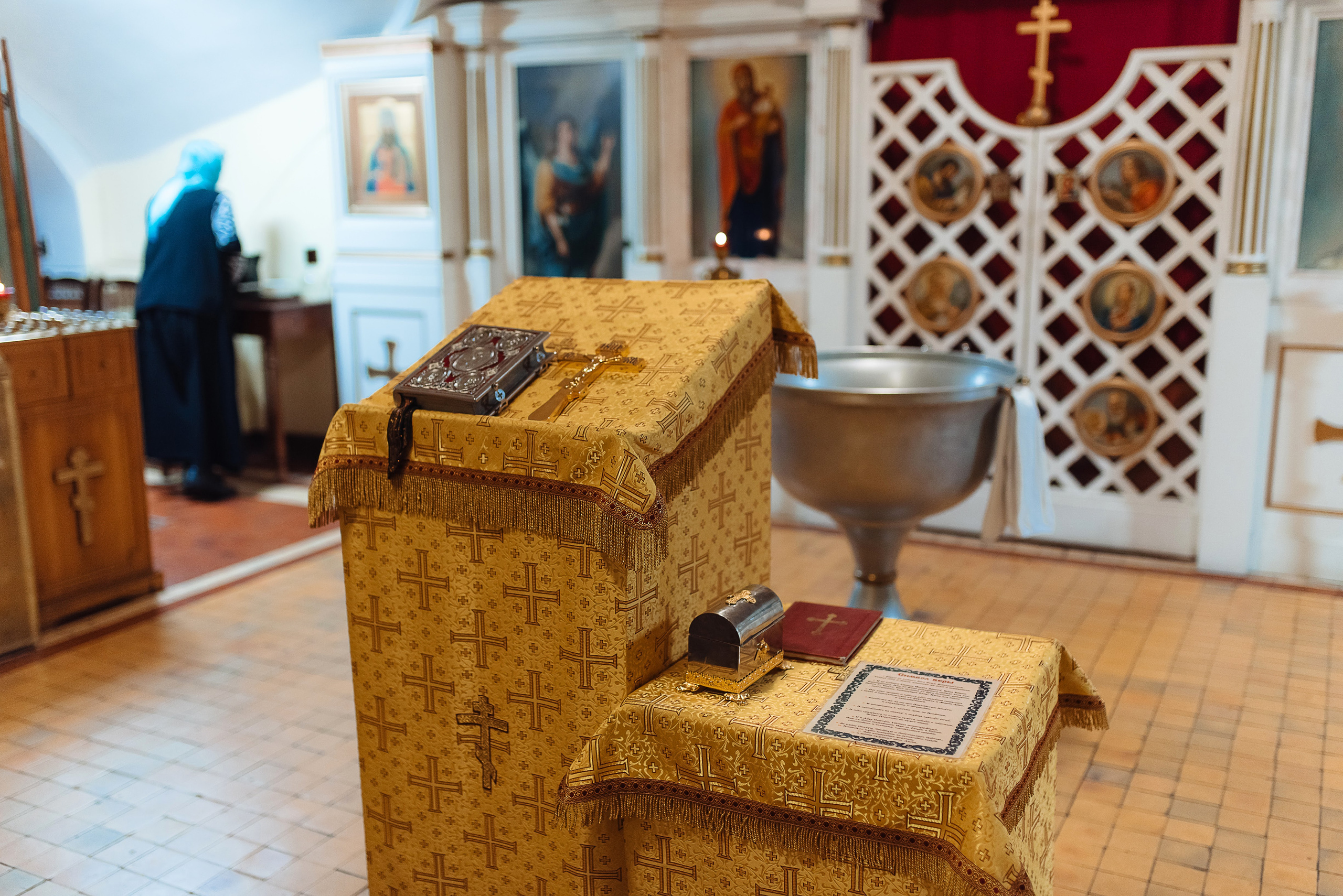 Фотосъёмка крещения в Санкт-Петербурге — Маргарита Иванова, фотограф. Профессиональный фотограф беременности в СПБ. Стильные фотосессии беременности в стиле минимализм и классическая фотография