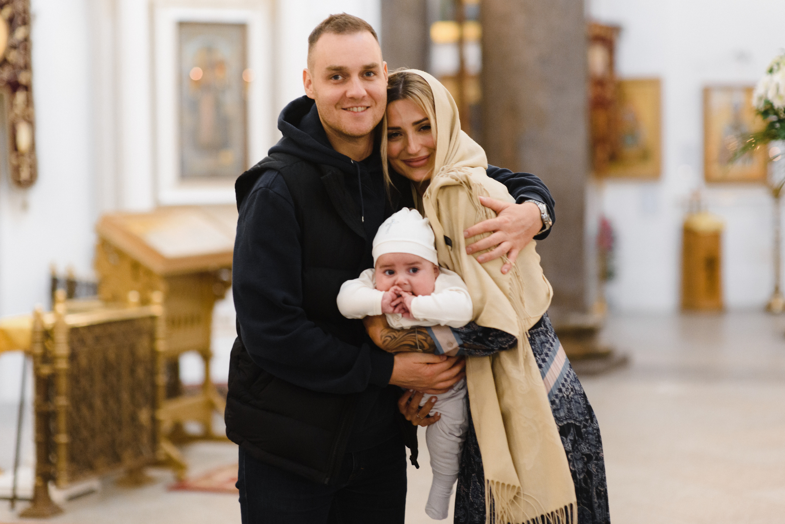 Фотосъёмка крещения в Санкт-Петербурге — Маргарита Иванова, фотограф. Профессиональный фотограф беременности в СПБ. Стильные фотосессии беременности в стиле минимализм и классическая фотография