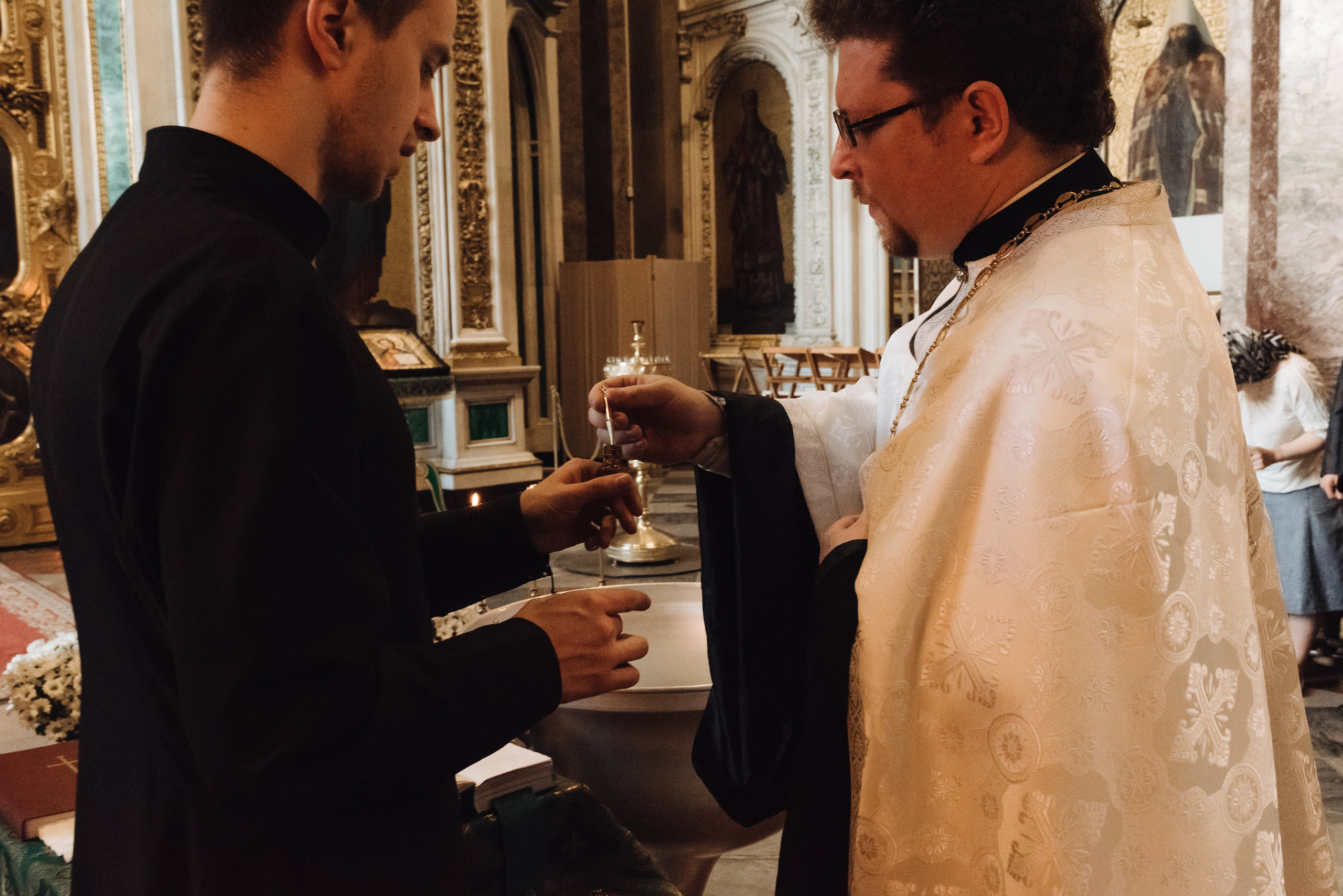 Фотосъёмка крещения в Санкт-Петербурге — Маргарита Иванова, фотограф. Профессиональный фотограф беременности в СПБ. Стильные фотосессии беременности в стиле минимализм и классическая фотография