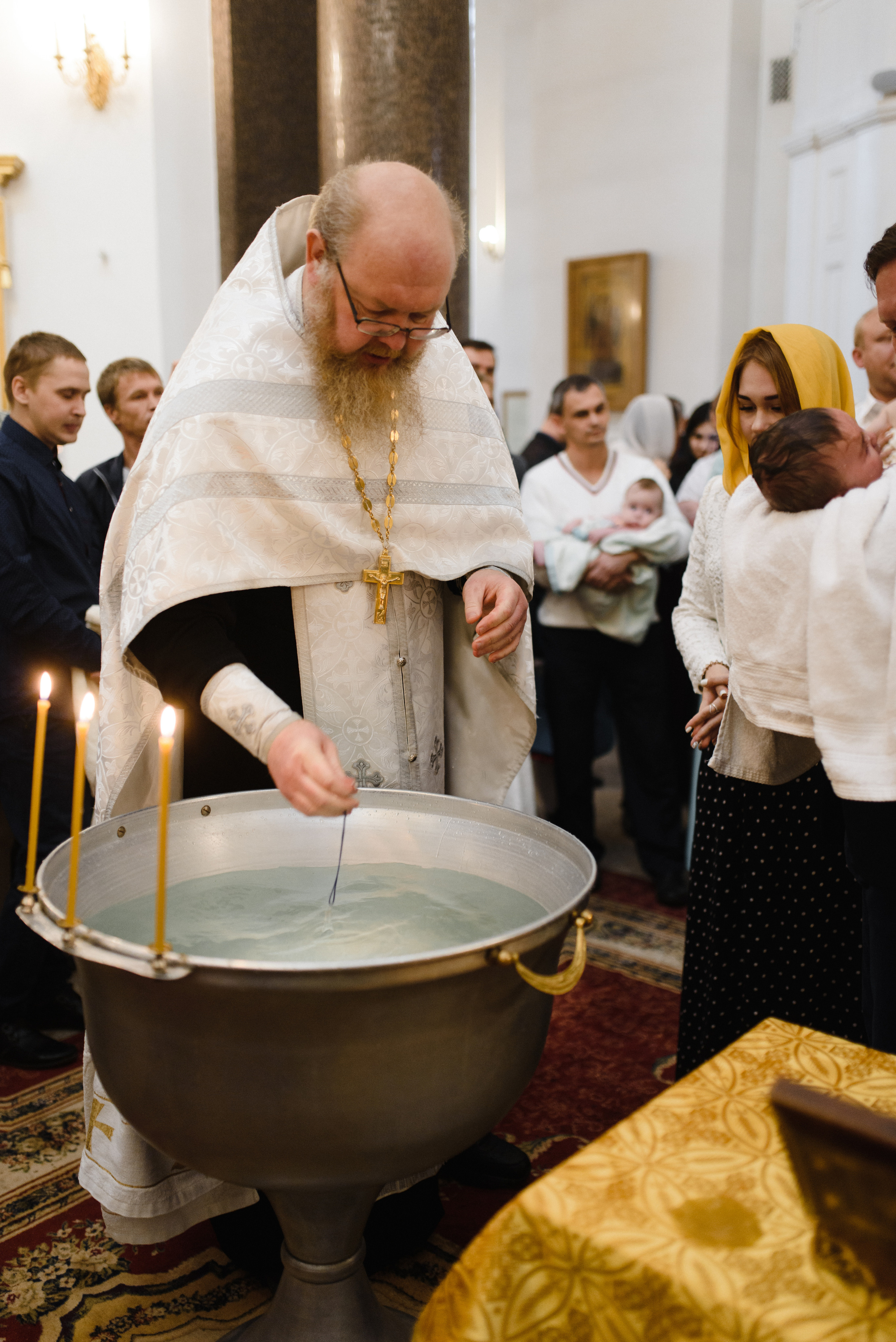 Фотосъёмка крещения в Санкт-Петербурге — Маргарита Иванова, фотограф. Профессиональный фотограф беременности в СПБ. Стильные фотосессии беременности в стиле минимализм и классическая фотография