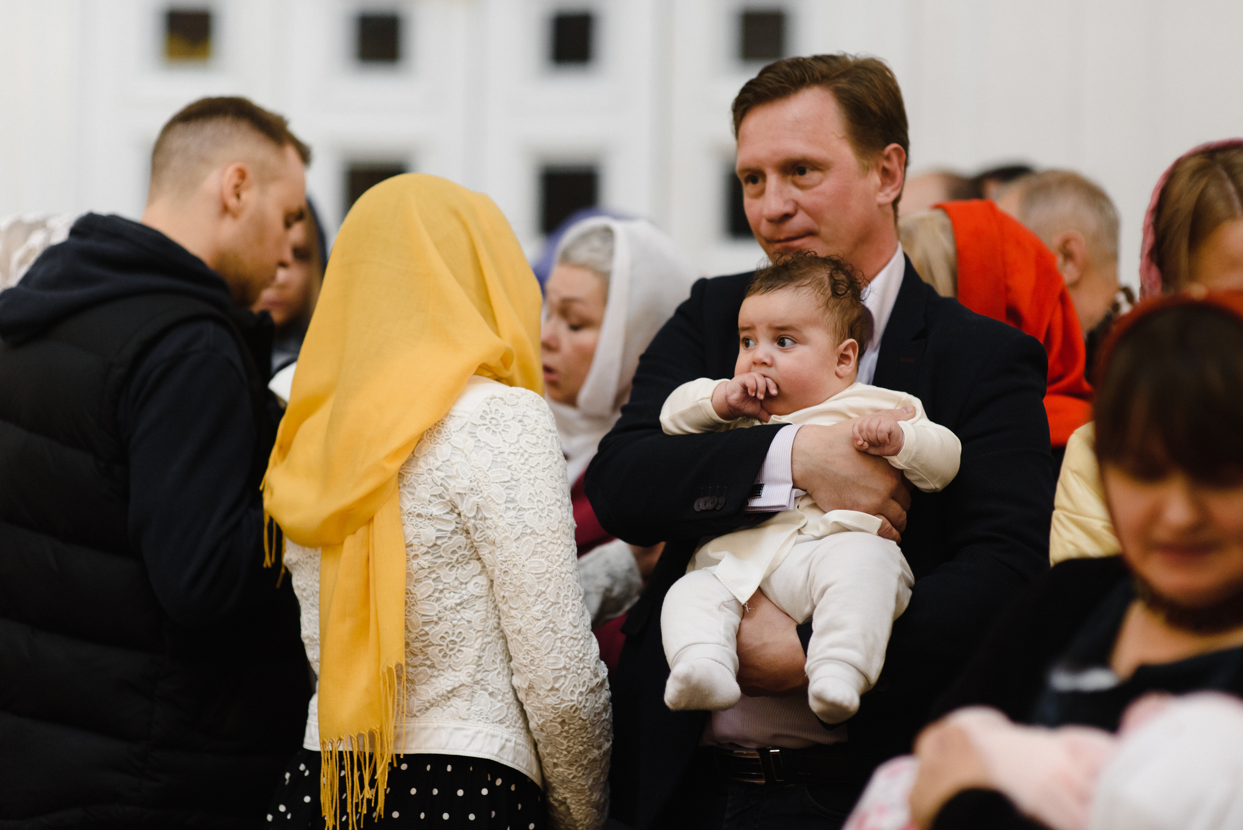 Фотосъёмка крещения в Санкт-Петербурге — Маргарита Иванова, фотограф. Профессиональный фотограф беременности в СПБ. Стильные фотосессии беременности в стиле минимализм и классическая фотография