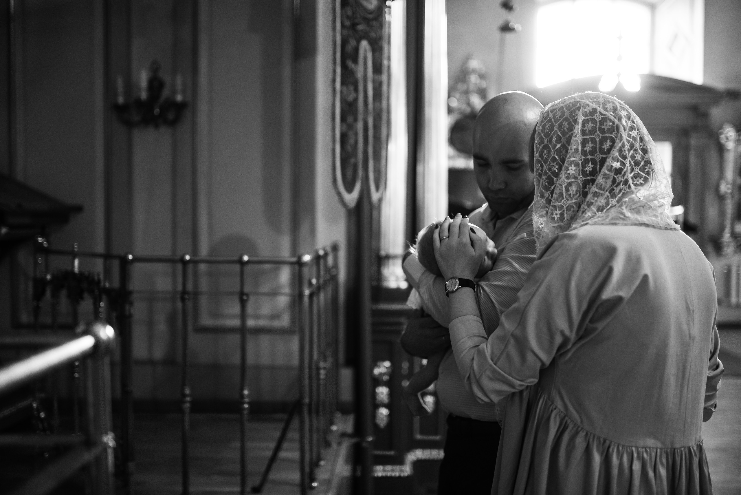 Фотосъёмка крещения в Санкт-Петербурге — Маргарита Иванова, фотограф. Профессиональный фотограф беременности в СПБ. Стильные фотосессии беременности в стиле минимализм и классическая фотография