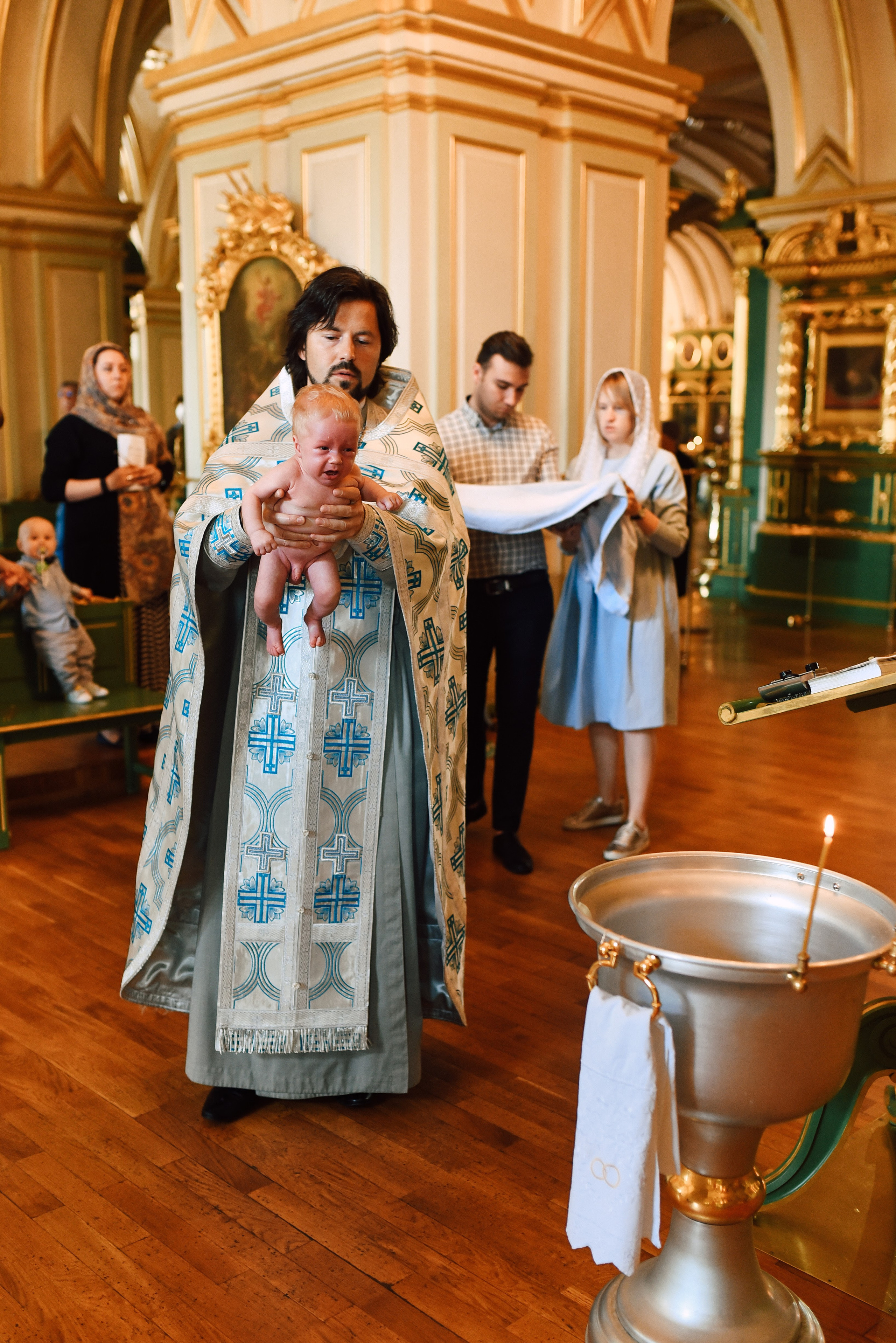 Фотосъёмка крещения в Санкт-Петербурге — Маргарита Иванова, фотограф. Профессиональный фотограф беременности в СПБ. Стильные фотосессии беременности в стиле минимализм и классическая фотография