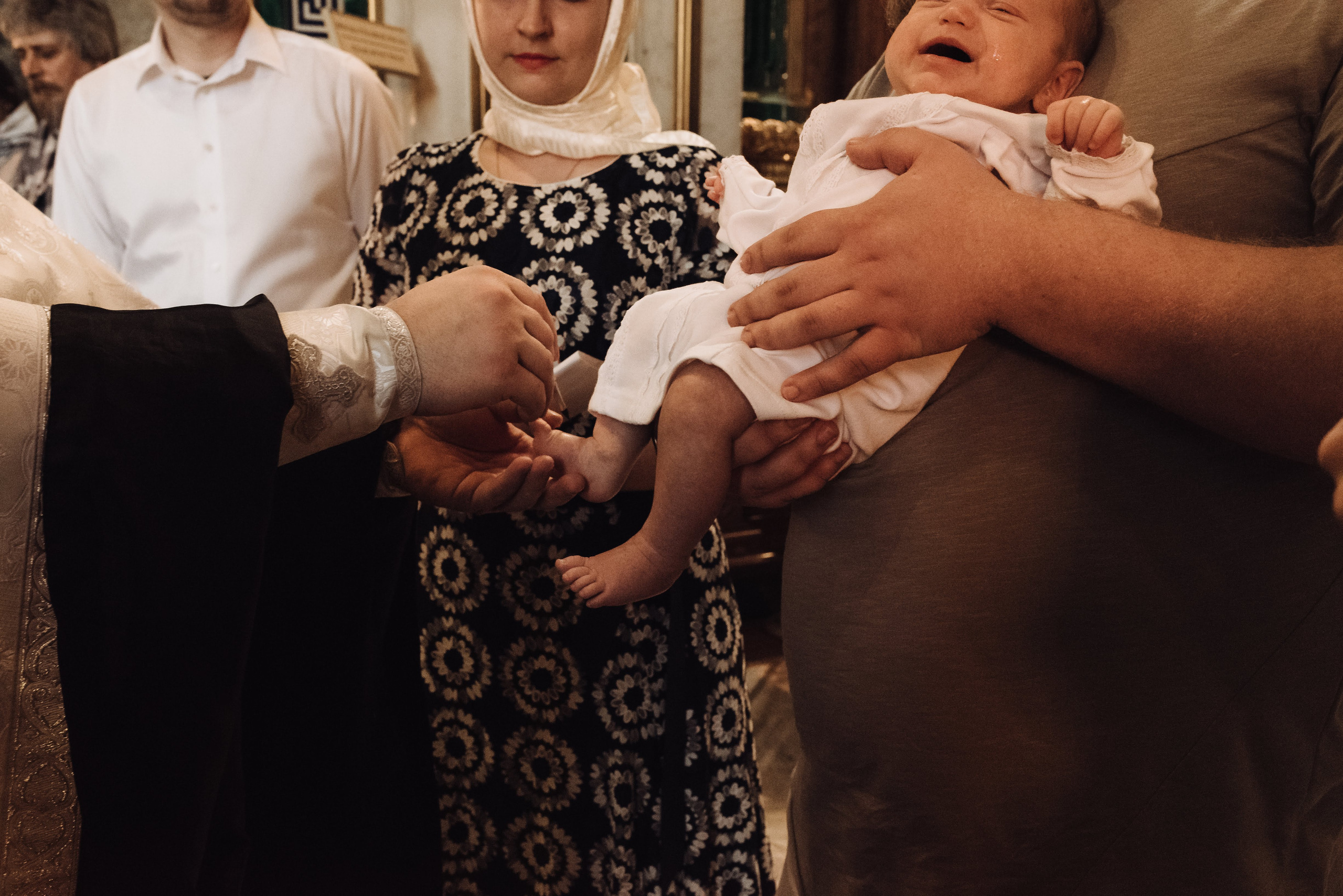 Фотосъёмка крещения в Санкт-Петербурге — Маргарита Иванова, фотограф. Профессиональный фотограф беременности в СПБ. Стильные фотосессии беременности в стиле минимализм и классическая фотография