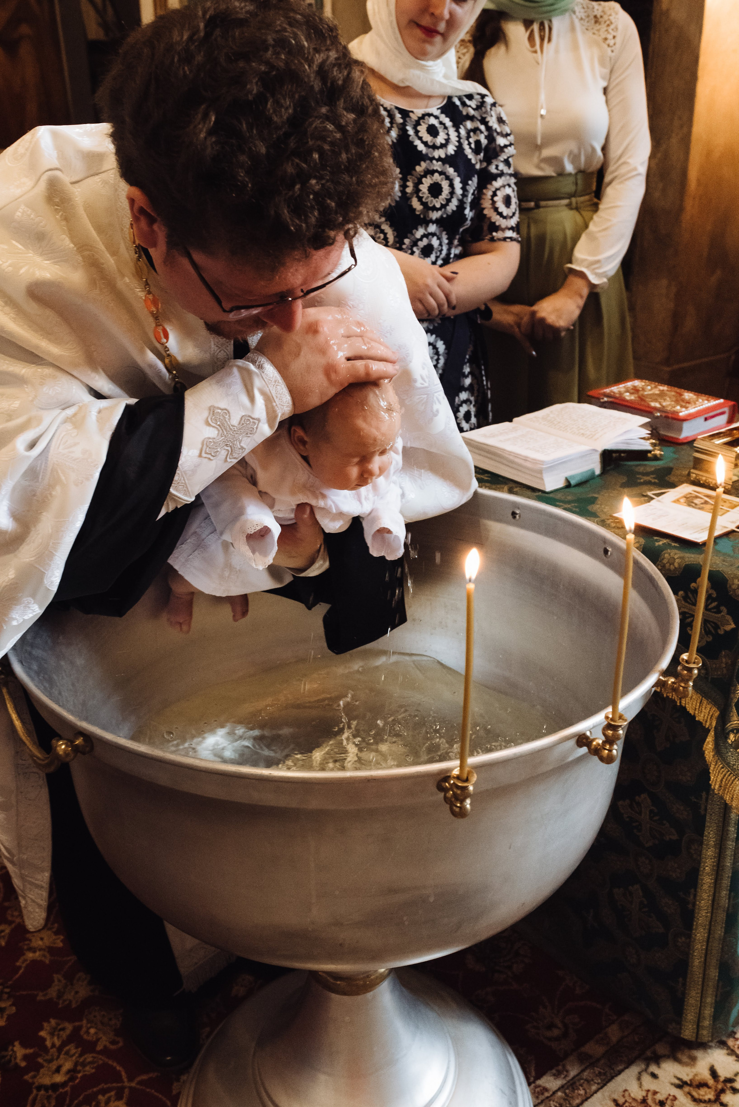 Фотосъёмка крещения в Санкт-Петербурге — Маргарита Иванова, фотограф. Профессиональный фотограф беременности в СПБ. Стильные фотосессии беременности в стиле минимализм и классическая фотография