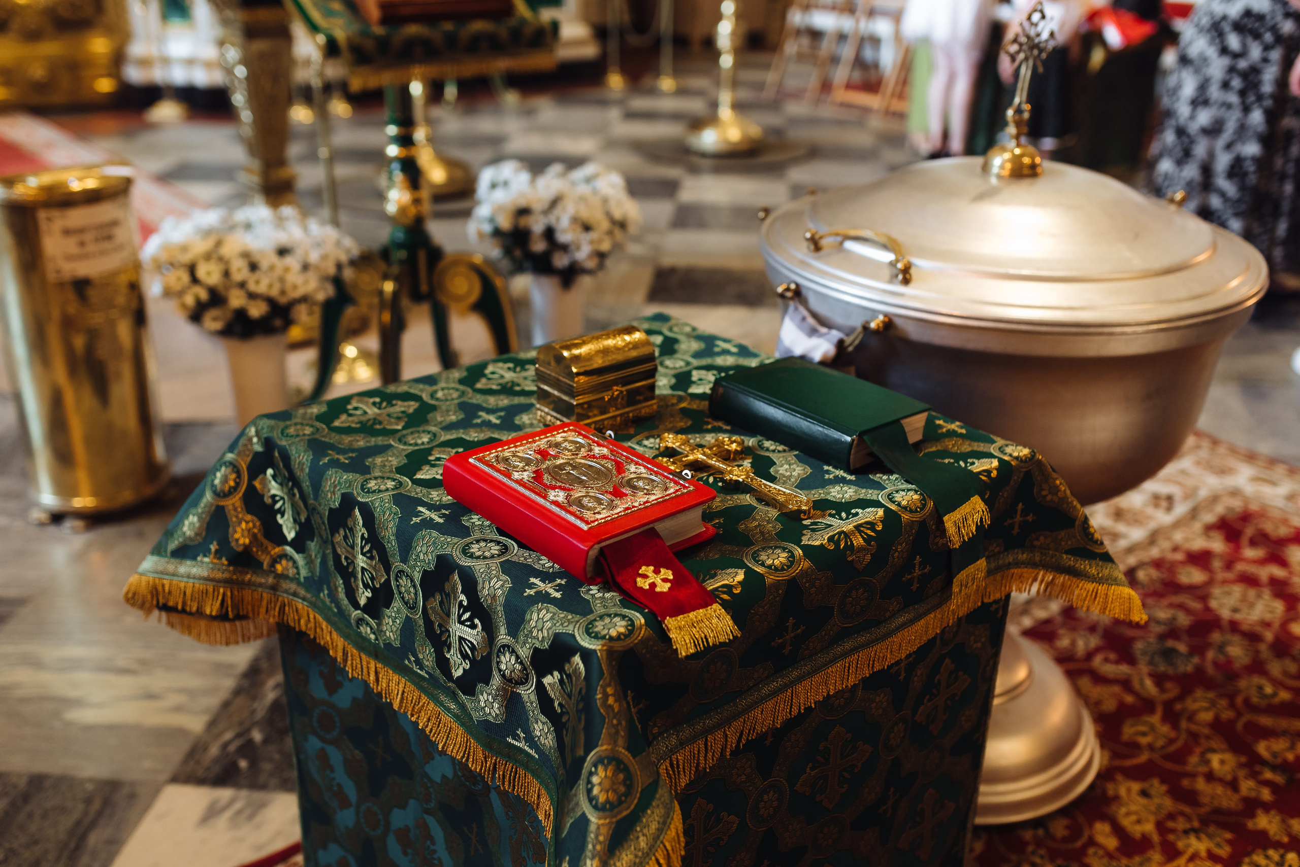 Фотосъёмка крещения в Санкт-Петербурге — Маргарита Иванова, фотограф. Профессиональный фотограф беременности в СПБ. Стильные фотосессии беременности в стиле минимализм и классическая фотография