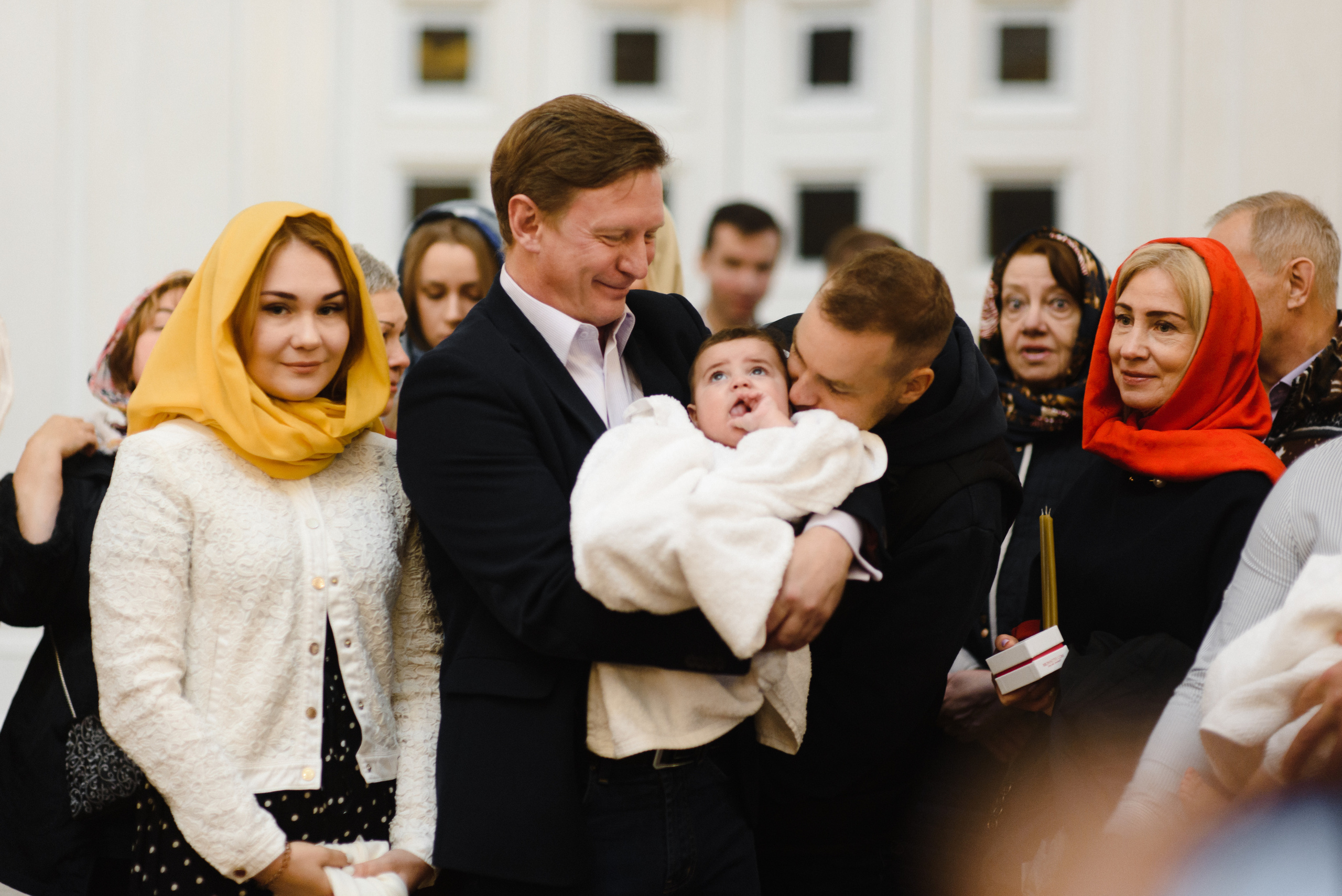 Фотосъёмка крещения в Санкт-Петербурге — Маргарита Иванова, фотограф. Профессиональный фотограф беременности в СПБ. Стильные фотосессии беременности в стиле минимализм и классическая фотография