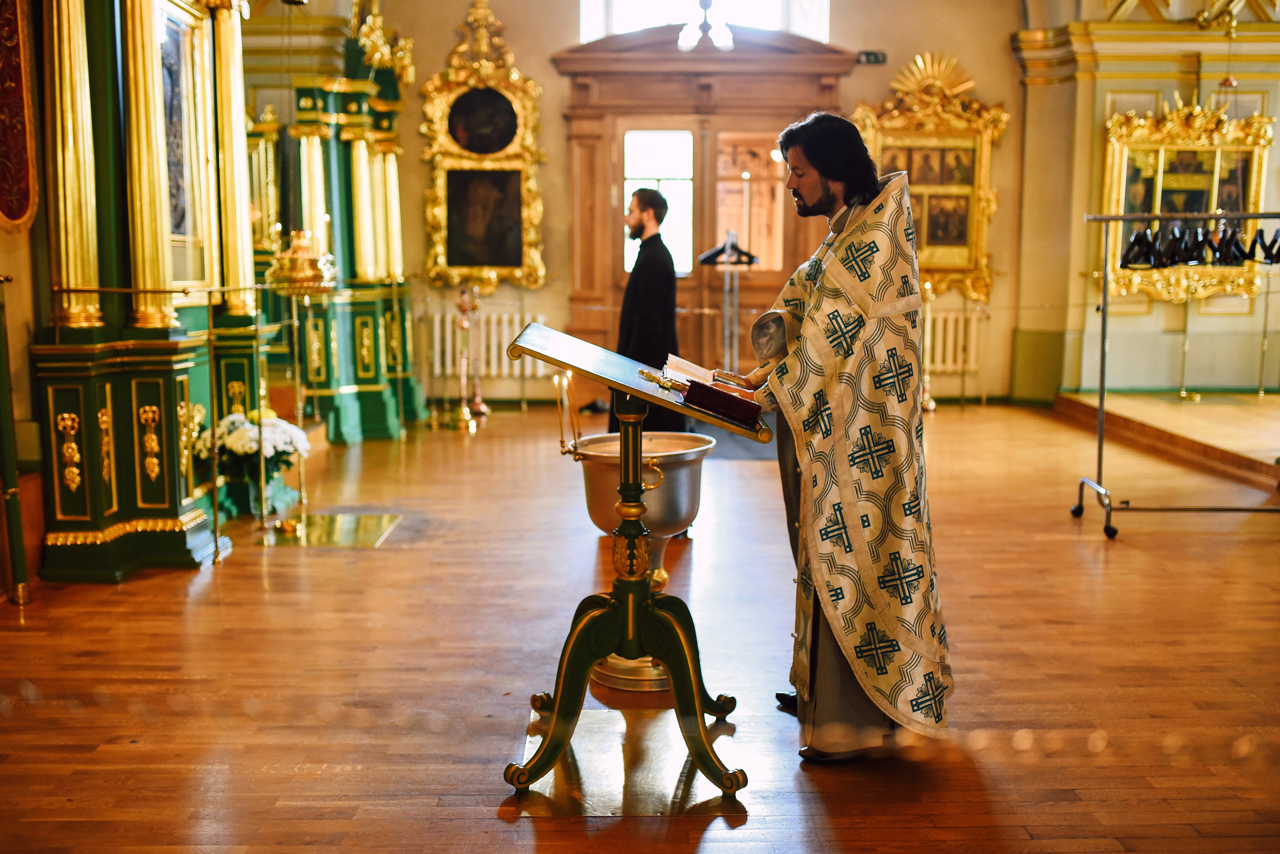 Фотосъёмка крещения в Санкт-Петербурге — Маргарита Иванова, фотограф. Профессиональный фотограф беременности в СПБ. Стильные фотосессии беременности в стиле минимализм и классическая фотография