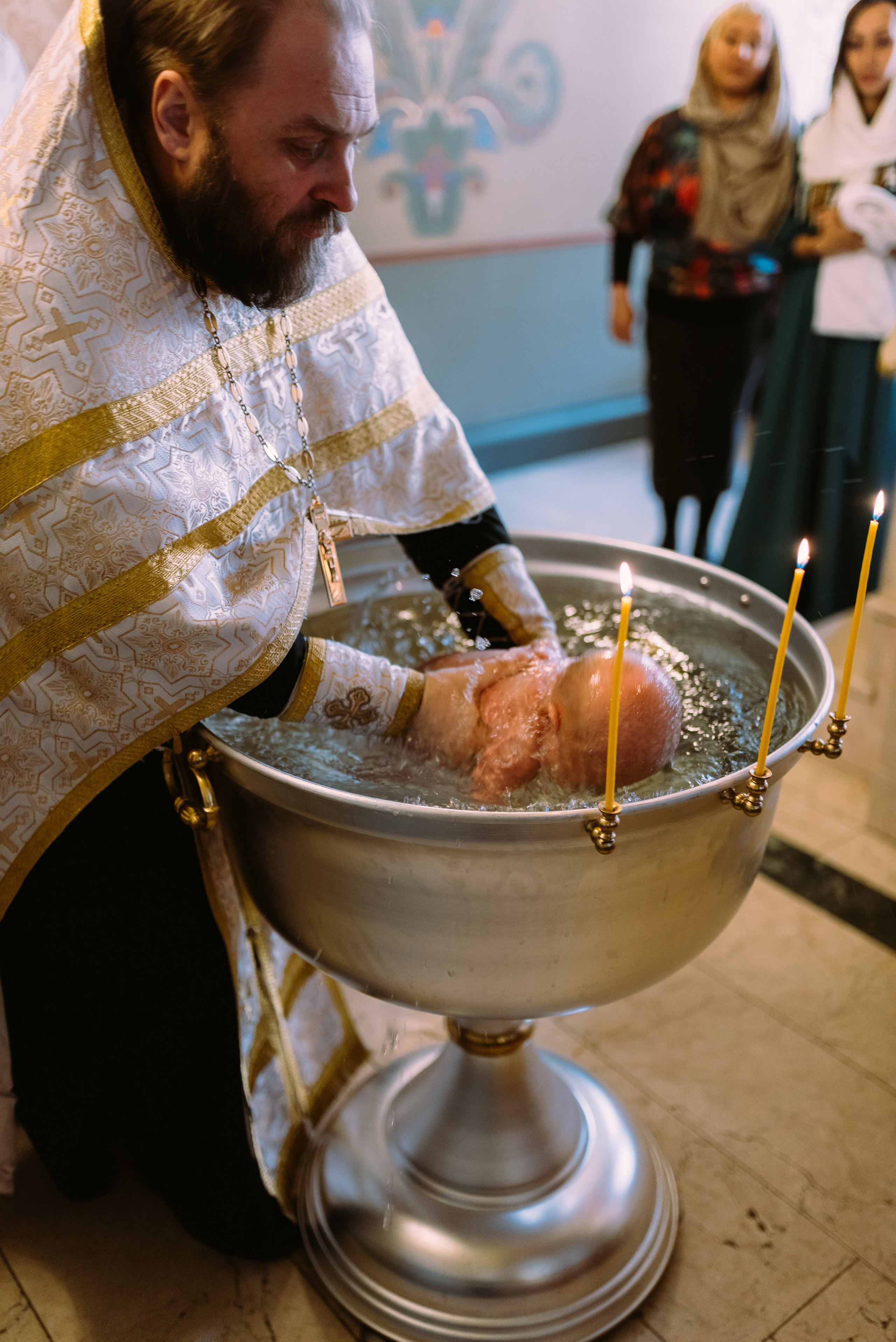 Фотосъёмка крещения в Санкт-Петербурге — Маргарита Иванова, фотограф. Профессиональный фотограф беременности в СПБ. Стильные фотосессии беременности в стиле минимализм и классическая фотография
