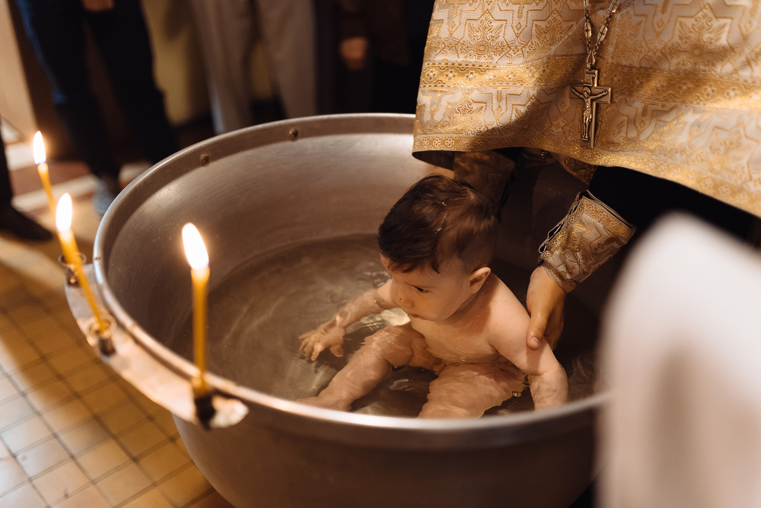 Фотосъёмка крещения в Санкт-Петербурге — Маргарита Иванова, фотограф. Профессиональный фотограф беременности в СПБ. Стильные фотосессии беременности в стиле минимализм и классическая фотография