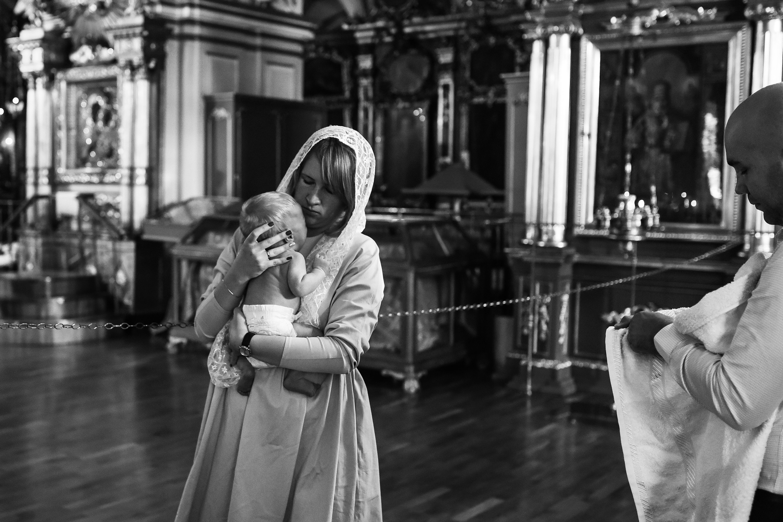 Фотосъёмка крещения в Санкт-Петербурге — Маргарита Иванова, фотограф. Профессиональный фотограф беременности в СПБ. Стильные фотосессии беременности в стиле минимализм и классическая фотография