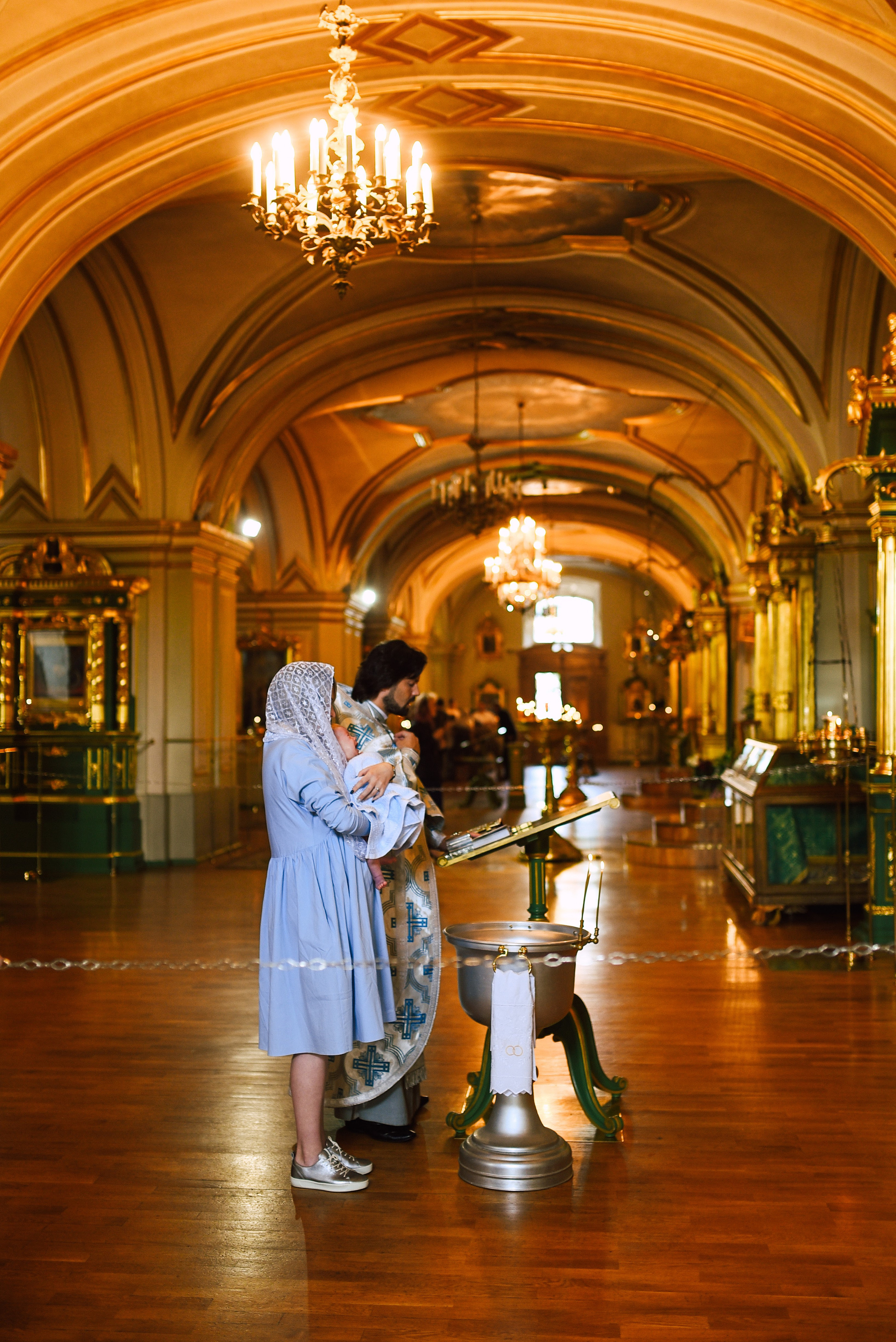 Фотосъёмка крещения в Санкт-Петербурге — Маргарита Иванова, фотограф. Профессиональный фотограф беременности в СПБ. Стильные фотосессии беременности в стиле минимализм и классическая фотография