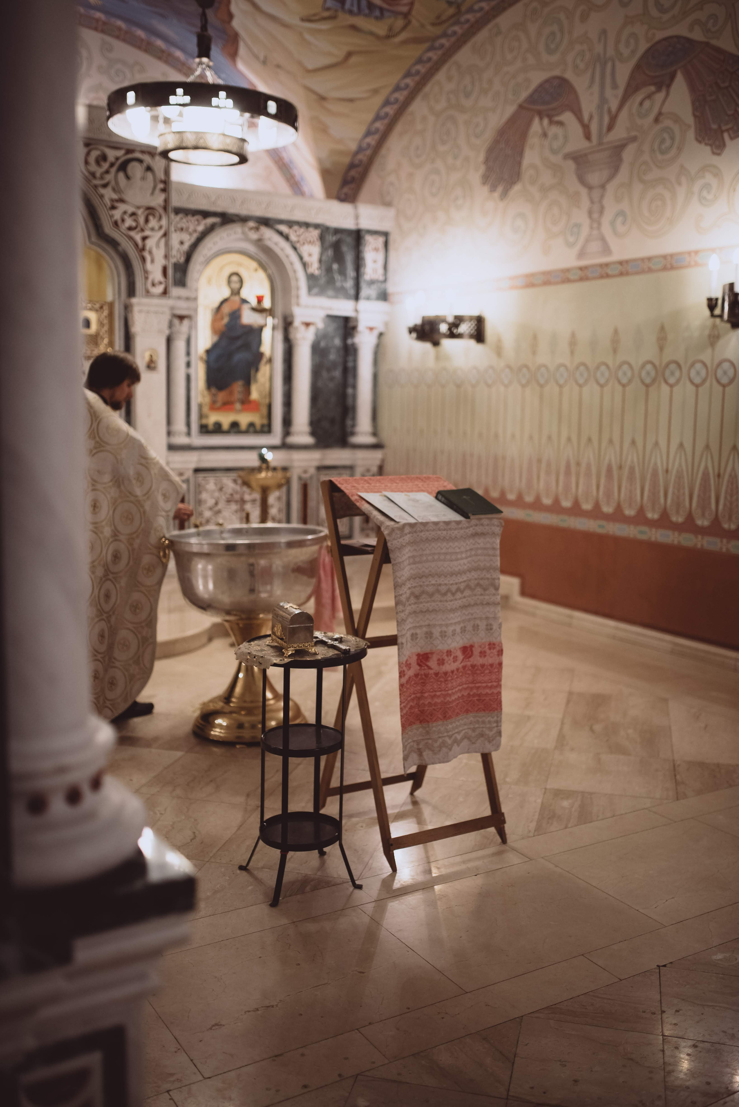 Фотосъёмка крещения в Санкт-Петербурге — Маргарита Иванова, фотограф. Профессиональный фотограф беременности в СПБ. Стильные фотосессии беременности в стиле минимализм и классическая фотография