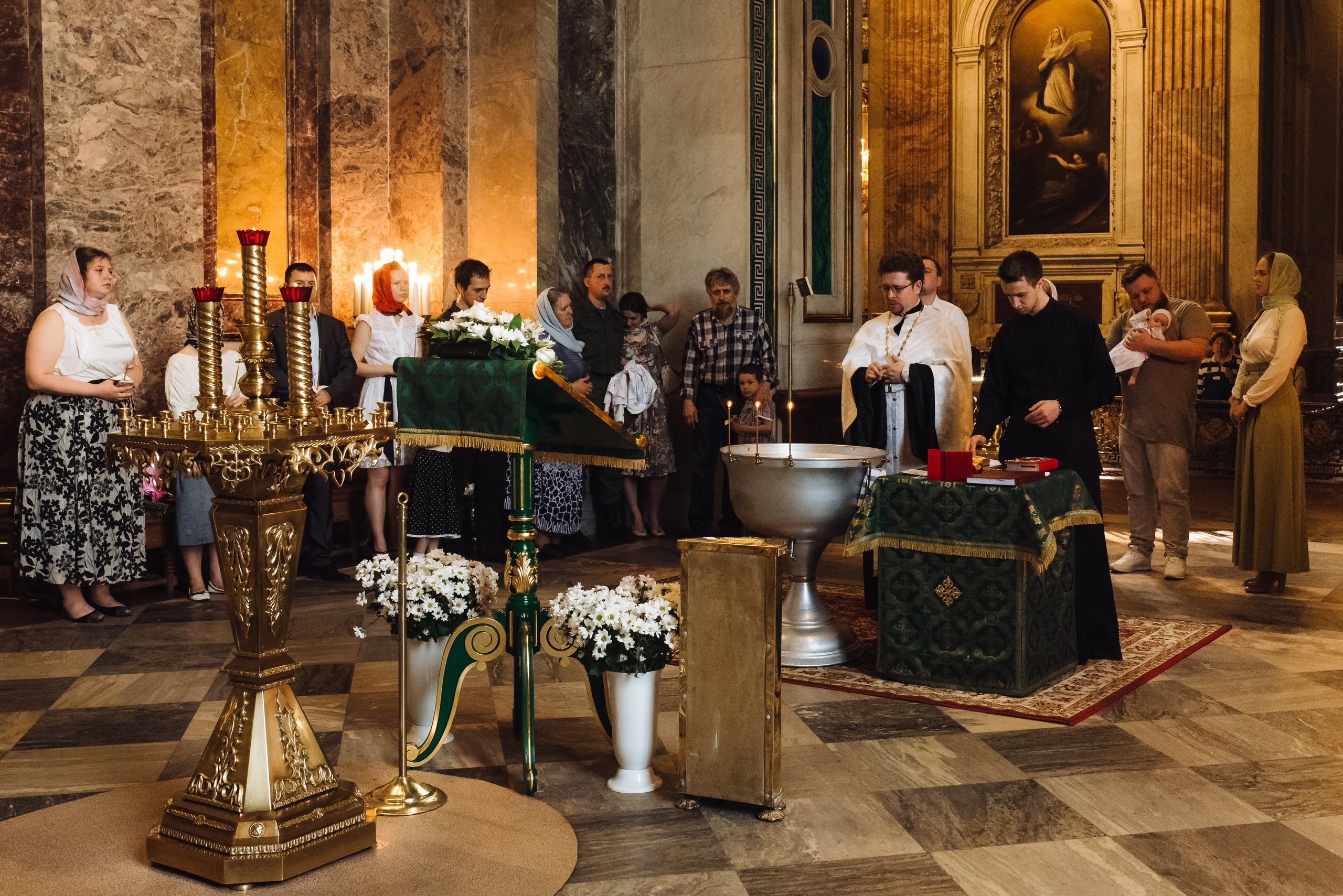 Фотосъёмка крещения в Санкт-Петербурге — Маргарита Иванова, фотограф. Профессиональный фотограф беременности в СПБ. Стильные фотосессии беременности в стиле минимализм и классическая фотография