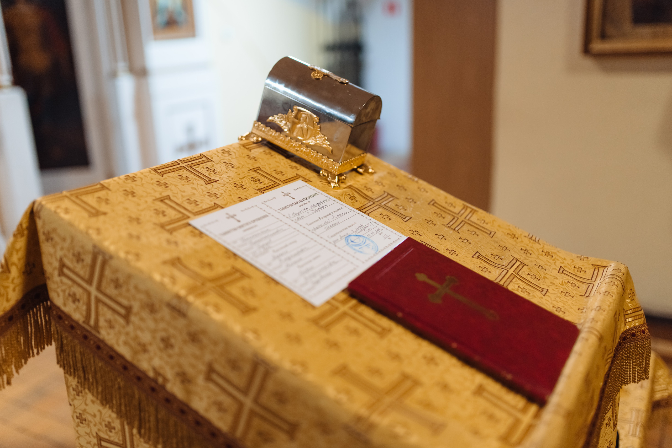 Фотосъёмка крещения в Санкт-Петербурге — Маргарита Иванова, фотограф. Профессиональный фотограф беременности в СПБ. Стильные фотосессии беременности в стиле минимализм и классическая фотография