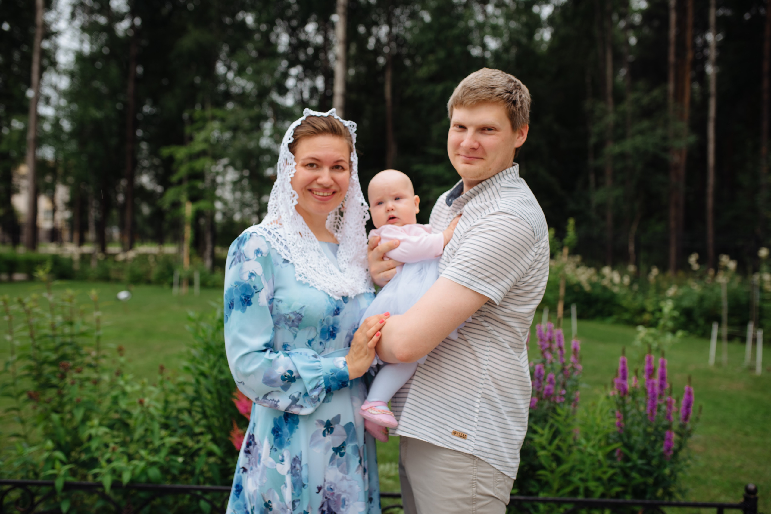 Фотосъёмка крещения в Санкт-Петербурге — Маргарита Иванова, фотограф. Профессиональный фотограф беременности в СПБ. Стильные фотосессии беременности в стиле минимализм и классическая фотография