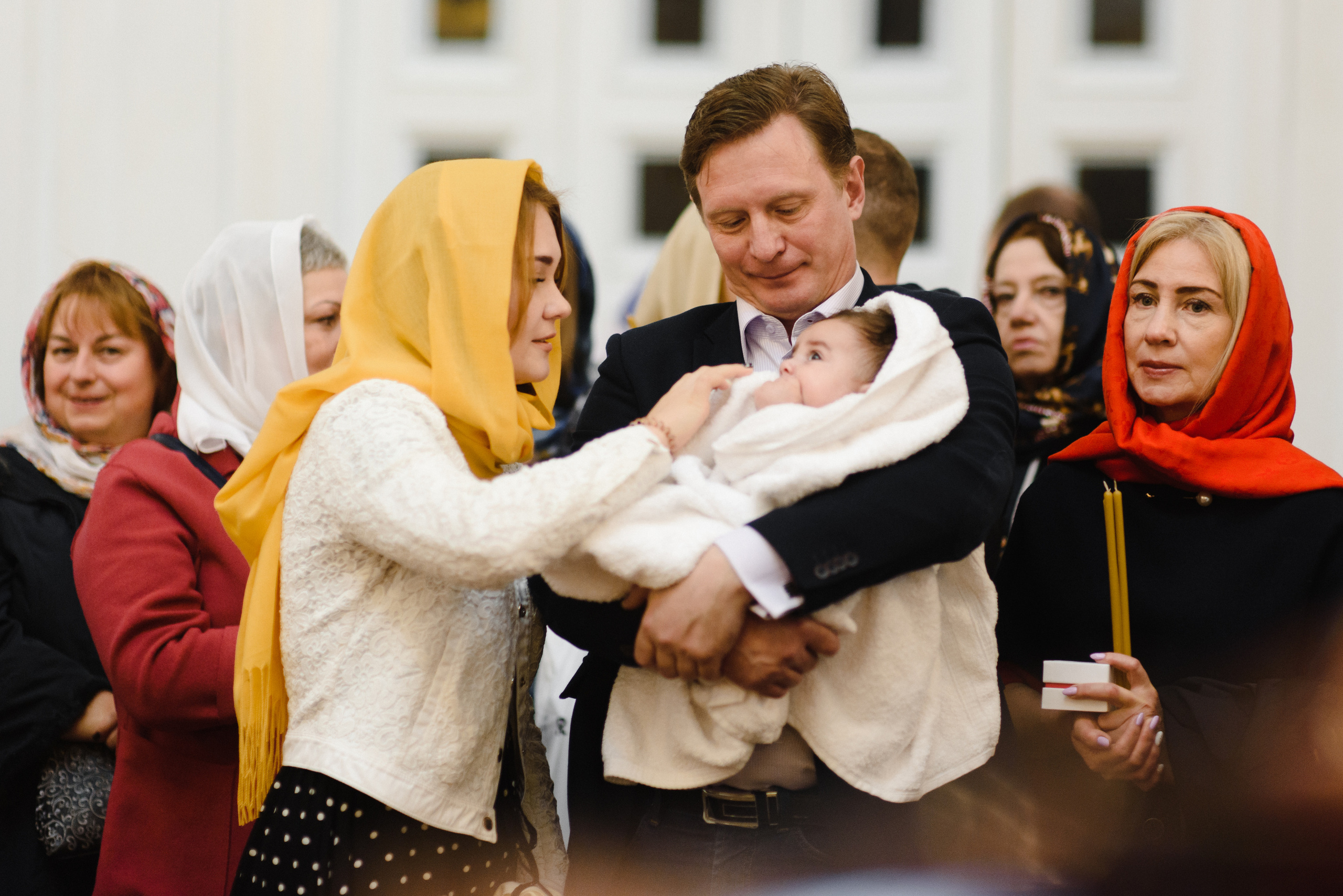Фотосъёмка крещения в Санкт-Петербурге — Маргарита Иванова, фотограф. Профессиональный фотограф беременности в СПБ. Стильные фотосессии беременности в стиле минимализм и классическая фотография