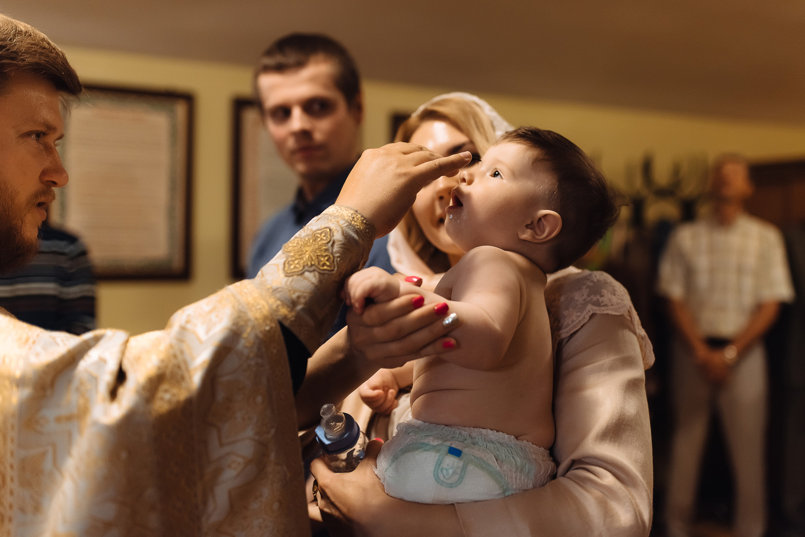 Фотосъёмка крещения в Санкт-Петербурге — Маргарита Иванова, фотограф. Профессиональный фотограф беременности в СПБ. Стильные фотосессии беременности в стиле минимализм и классическая фотография