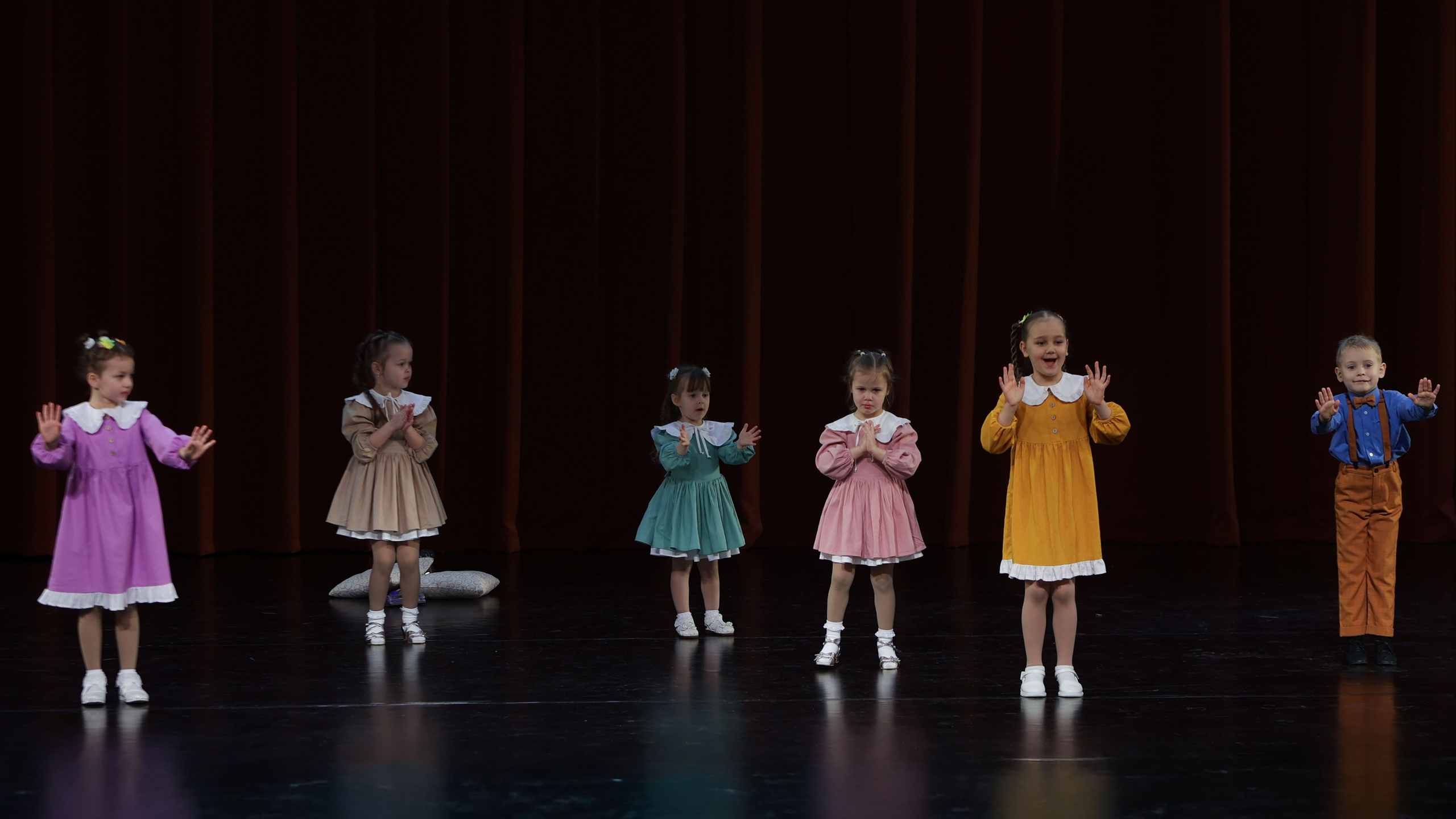 Фестиваль хореографического искусства «КУБОК ЛЕГЕНДЫ — 2025». Выпускные альбомы и школьный фотограф в Подольске, Троицке, Щербинке, Москве и Московской области