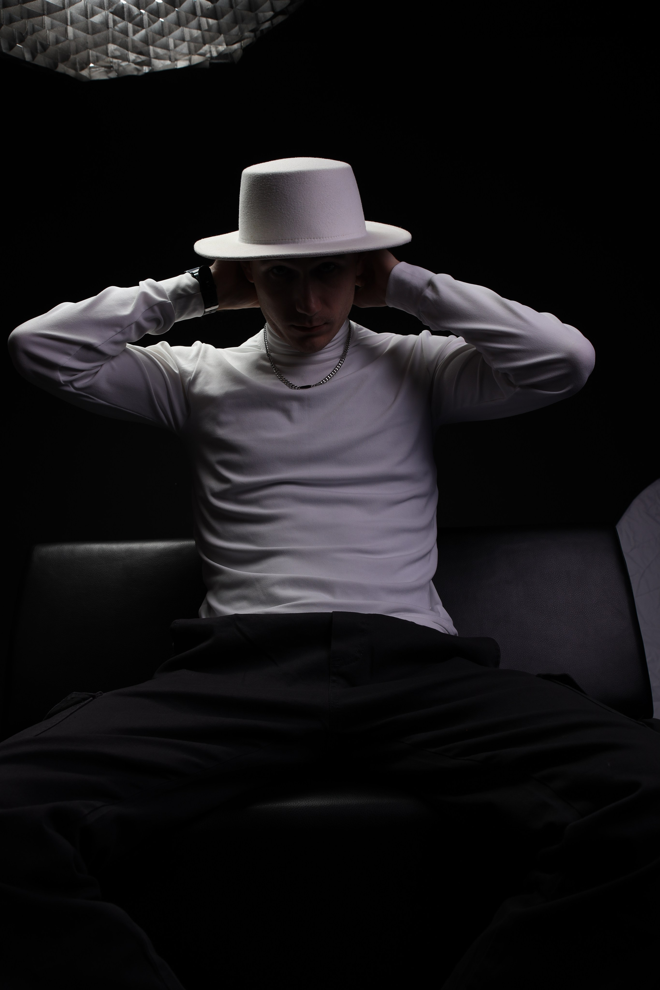 The White hat Alex. Профессиональный фотограф в Воронеже Владислав Крылов