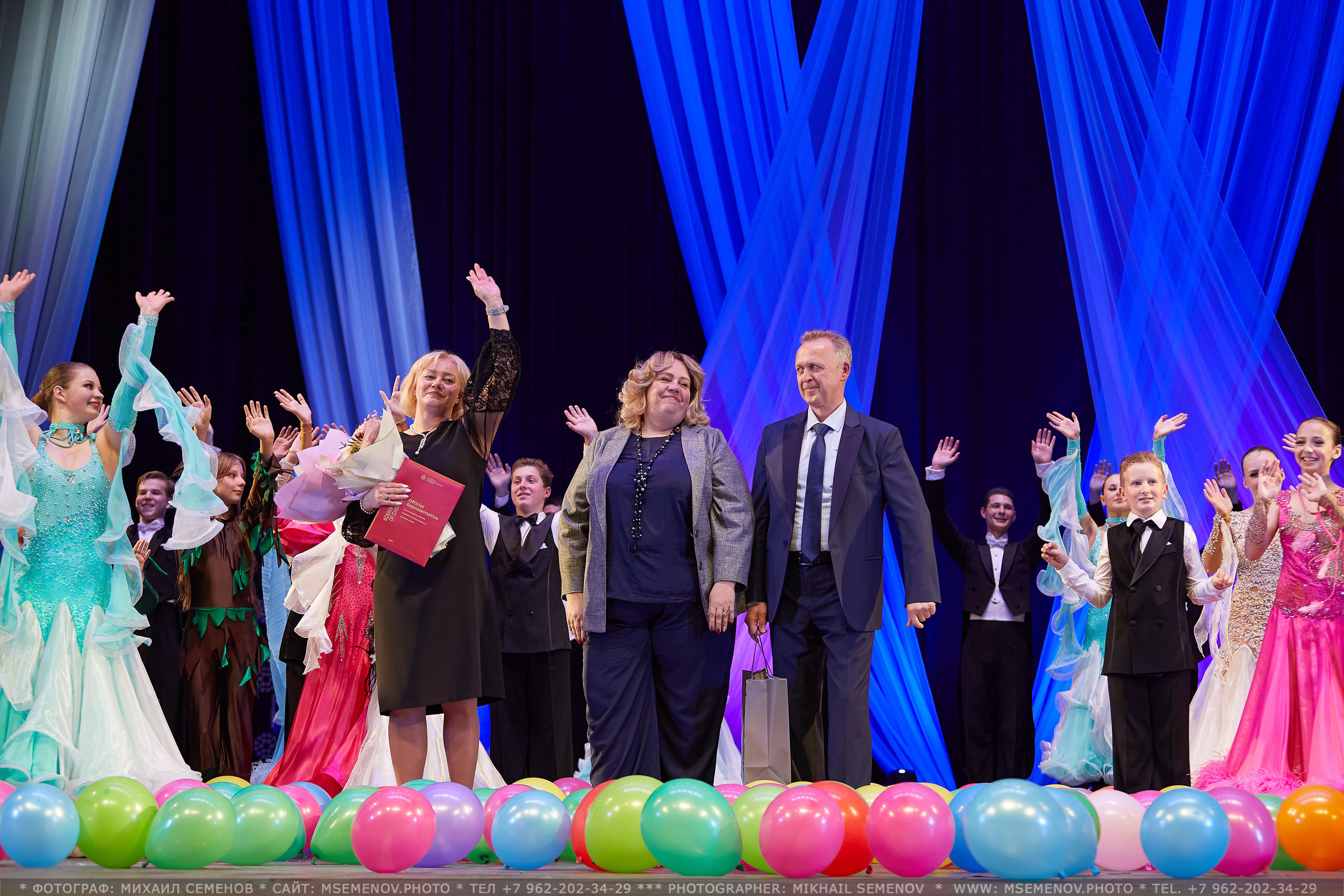АНОНС фоторепортажа с Концерта Танцевального клуба «Apriori». Photographer for business Mikhail Semenov. Aqua photo studio, photo school