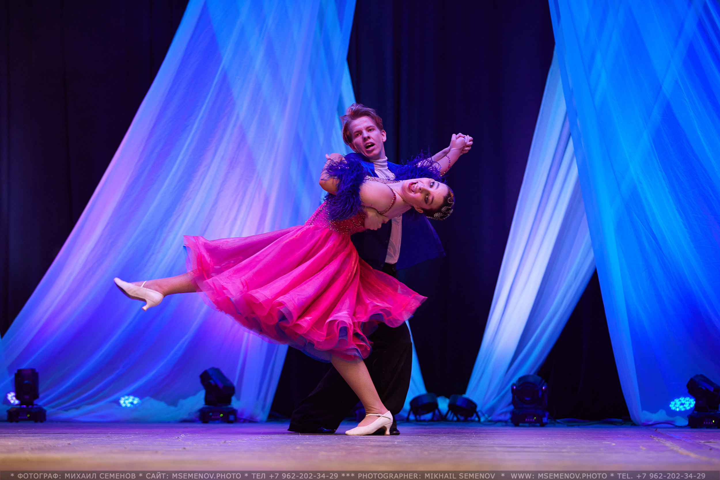 АНОНС фоторепортажа с Концерта Танцевального клуба «Apriori». Photographer for business Mikhail Semenov. Aqua photo studio, photo school