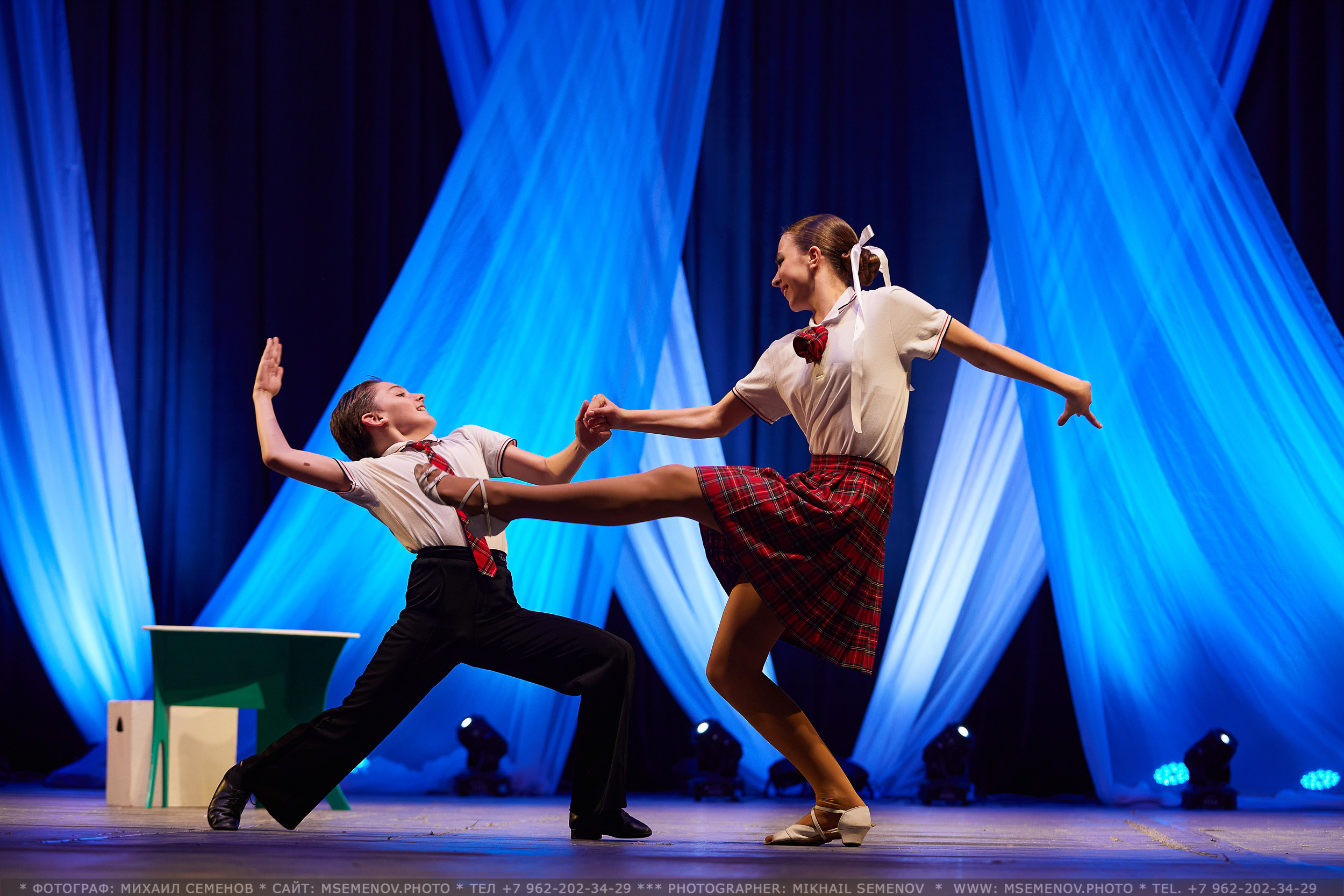 АНОНС фоторепортажа с Концерта Танцевального клуба «Apriori». Photographer for business Mikhail Semenov. Aqua photo studio, photo school