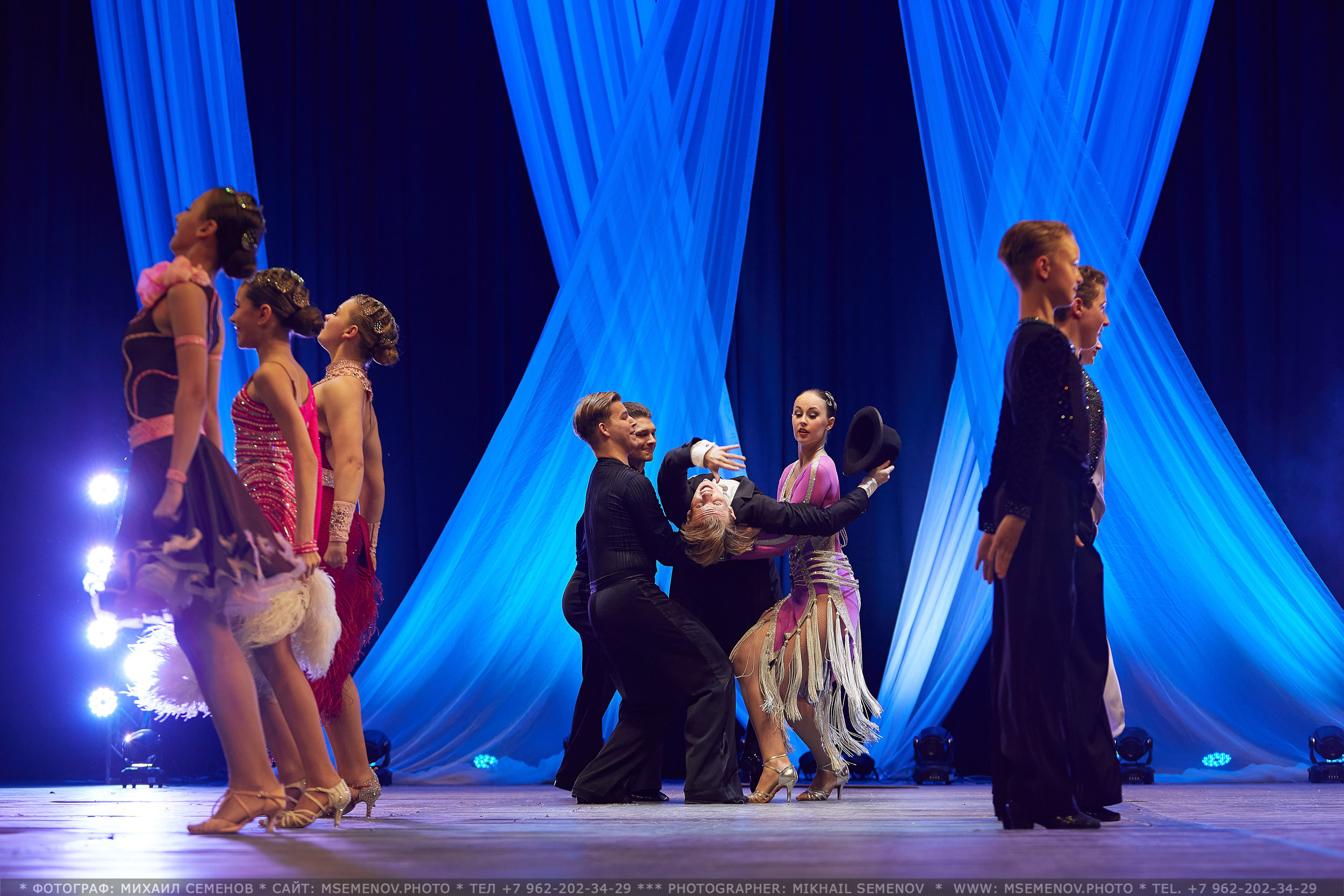 АНОНС фоторепортажа с Концерта Танцевального клуба «Apriori». Photographer for business Mikhail Semenov. Aqua photo studio, photo school