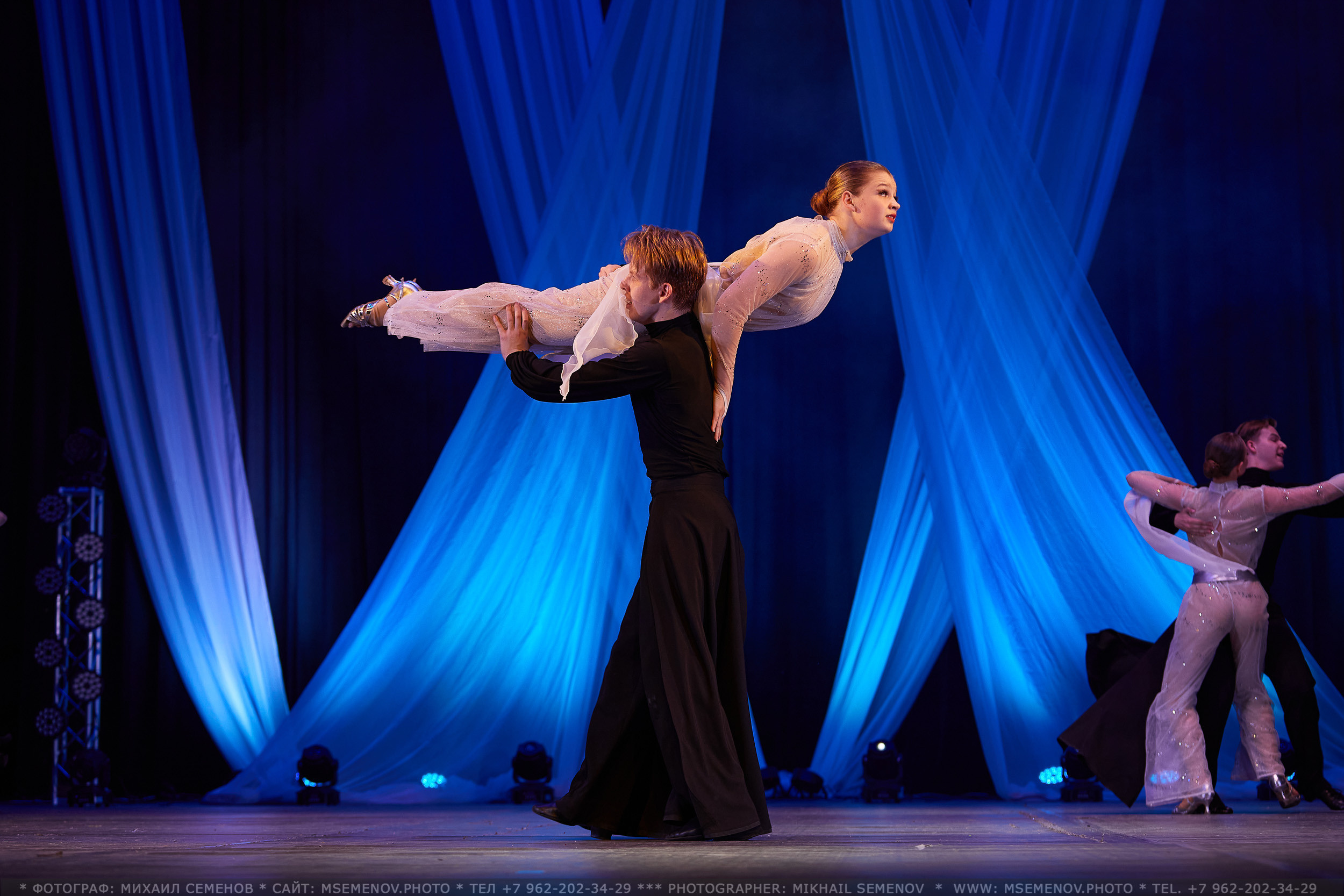 АНОНС фоторепортажа с Концерта Танцевального клуба «Apriori». Photographer for business Mikhail Semenov. Aqua photo studio, photo school