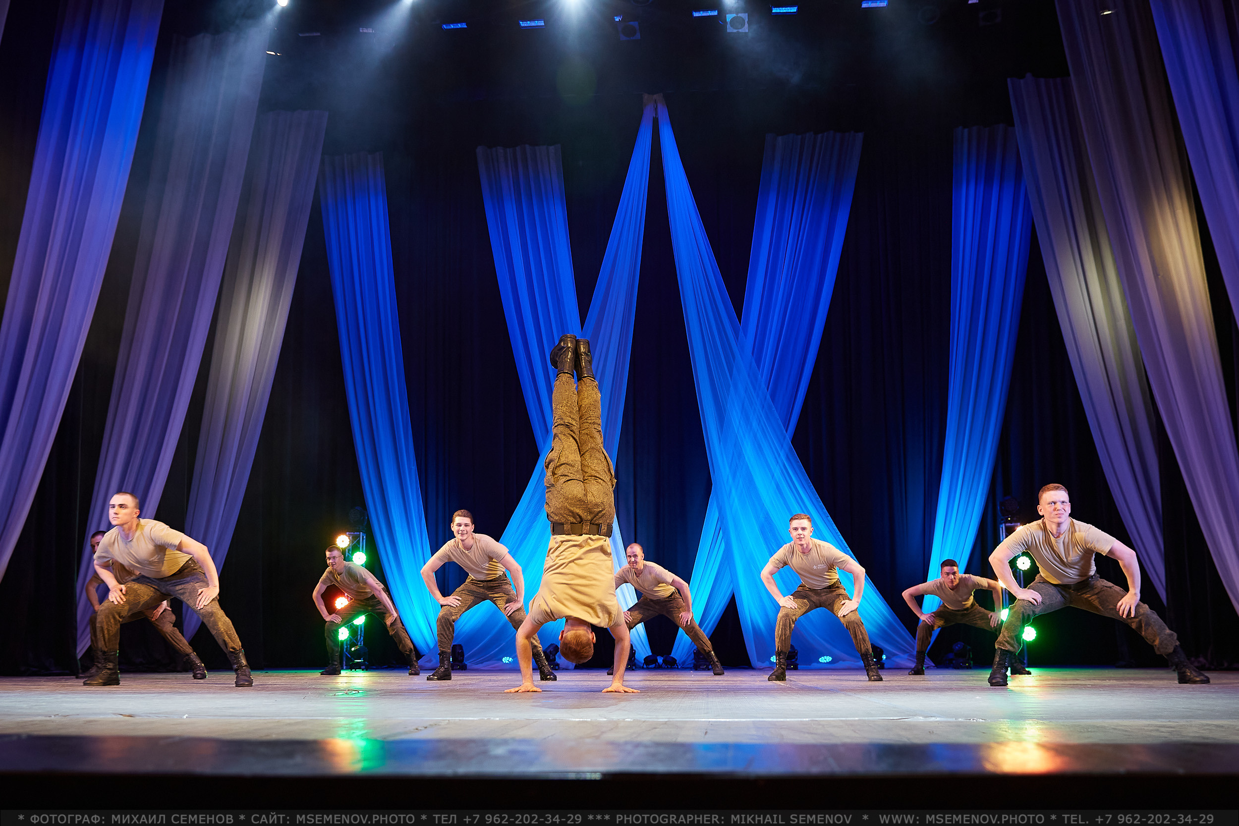 АНОНС фоторепортажа с Концерта Танцевального клуба «Apriori». Photographer for business Mikhail Semenov. Aqua photo studio, photo school