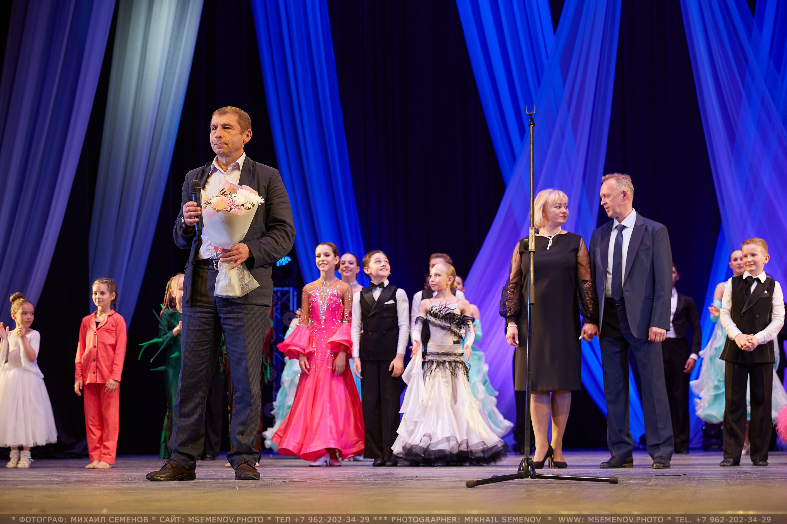 АНОНС фоторепортажа с Концерта Танцевального клуба «Apriori». Photographer for business Mikhail Semenov. Aqua photo studio, photo school