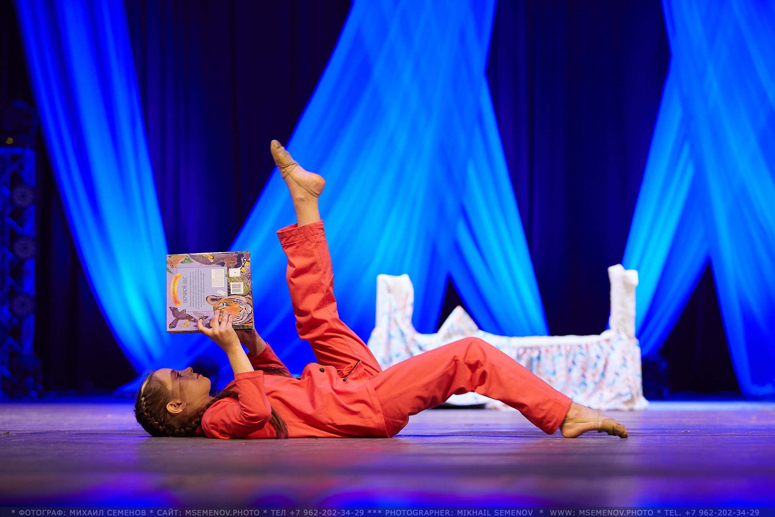 АНОНС фоторепортажа с Концерта Танцевального клуба «Apriori». Photographer for business Mikhail Semenov. Aqua photo studio, photo school