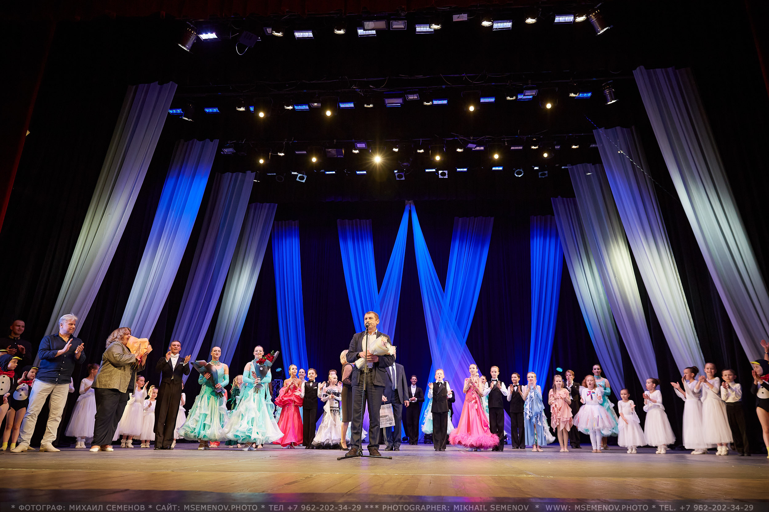 АНОНС фоторепортажа с Концерта Танцевального клуба «Apriori». Photographer for business Mikhail Semenov. Aqua photo studio, photo school