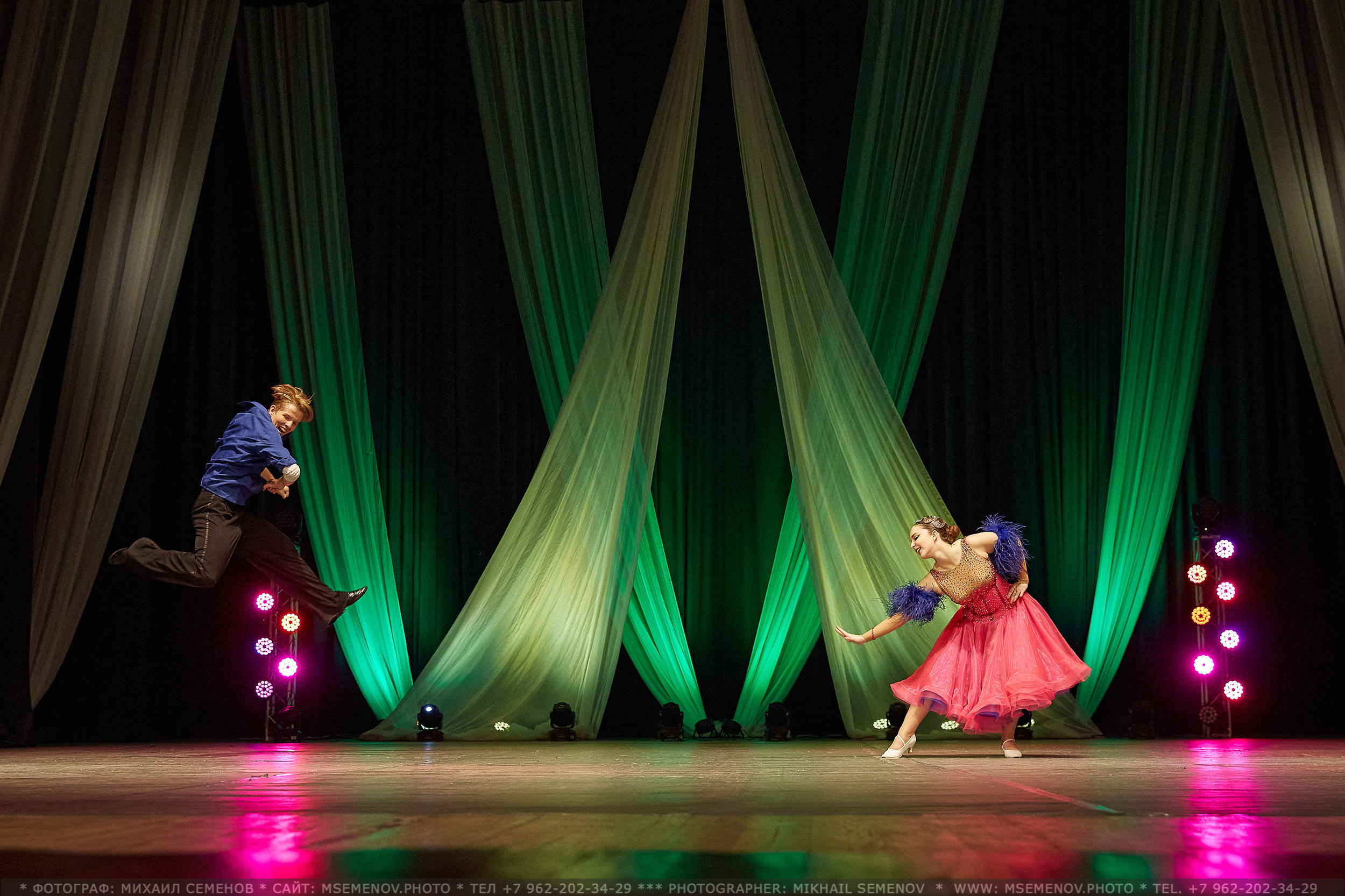 АНОНС фоторепортажа с Концерта Танцевального клуба «Apriori». Photographer for business Mikhail Semenov. Aqua photo studio, photo school