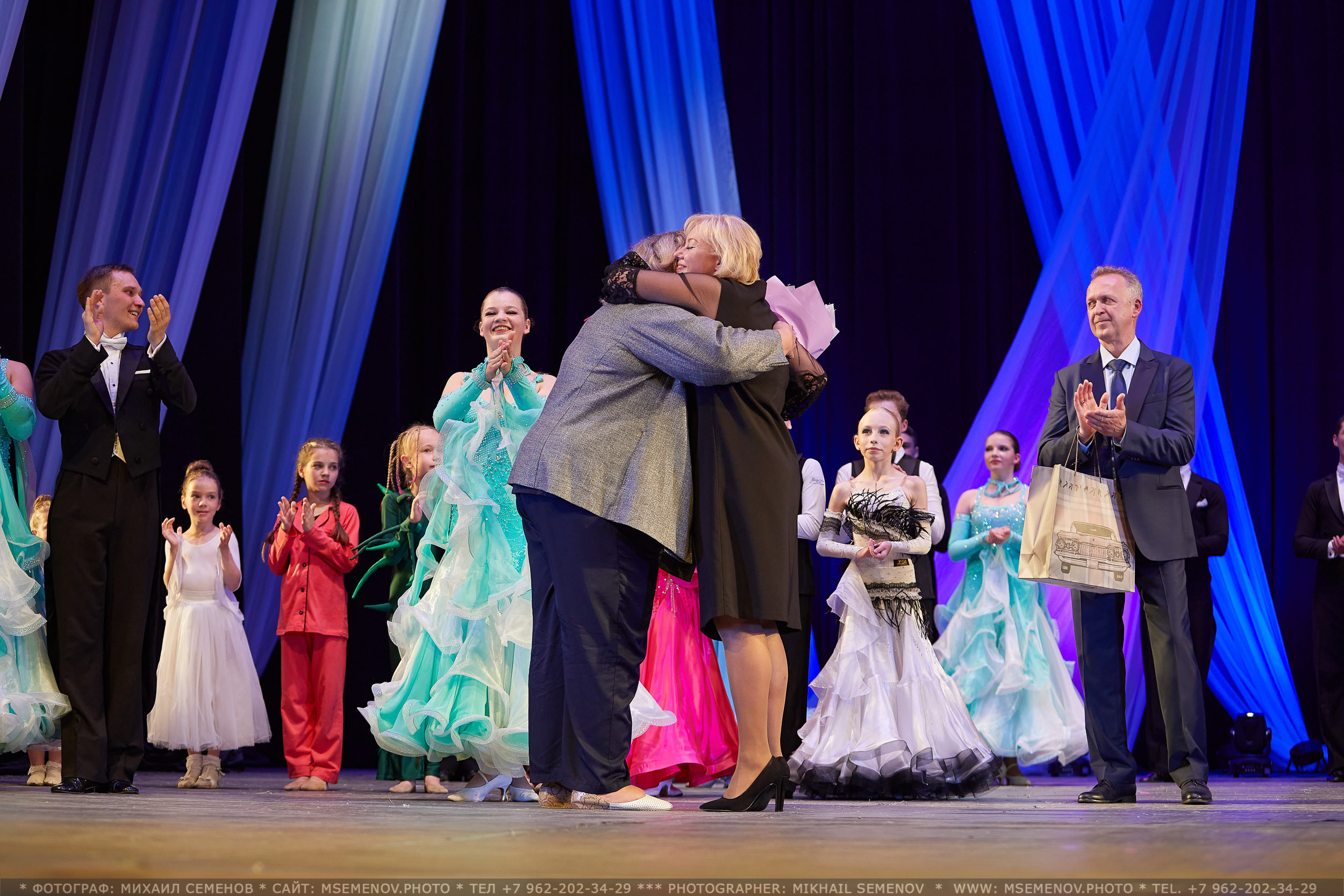 АНОНС фоторепортажа с Концерта Танцевального клуба «Apriori». Photographer for business Mikhail Semenov. Aqua photo studio, photo school