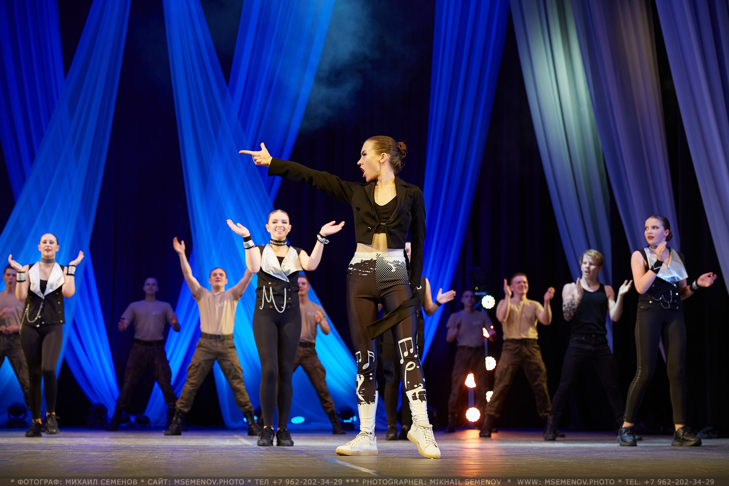 АНОНС фоторепортажа с Концерта Танцевального клуба «Apriori». Photographer for business Mikhail Semenov. Aqua photo studio, photo school
